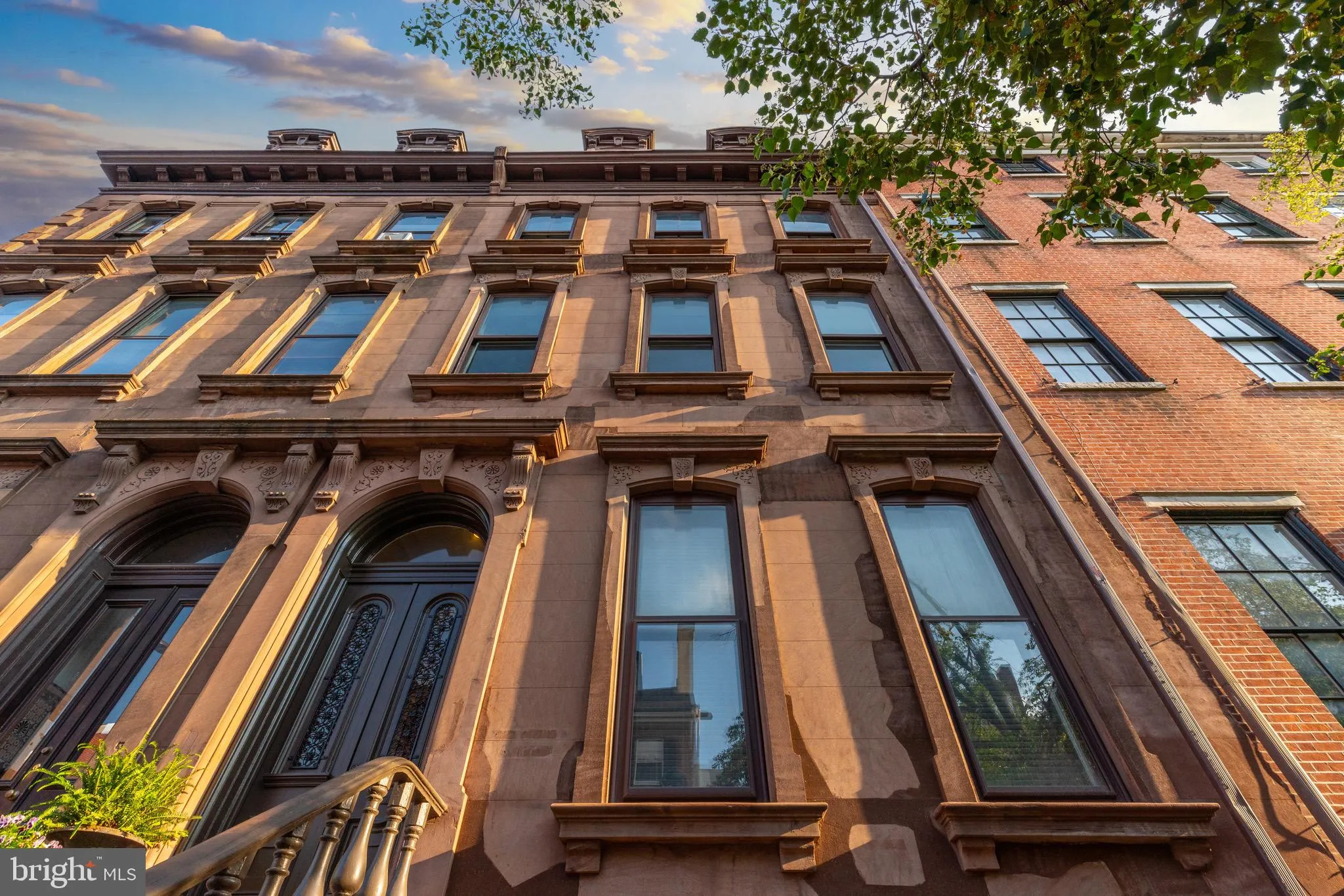 Philadelphia, Pennsylvania 19107, United States, 2 Bedrooms Bedrooms, ,2 BathroomsBathrooms,Residential,Contingent,79859