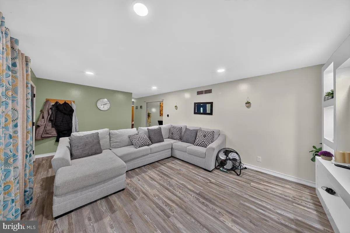 Additional image 57 of 142 Casimir Dr, New Castle, DE 19720