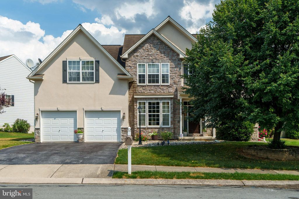 Photo of 129 Julia Lane, Manheim, PA 17545 (MLS # PALA2054496)
