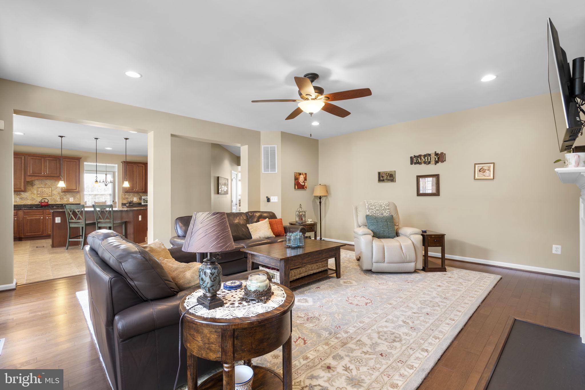 LAKEWOOD HILLS - Residential