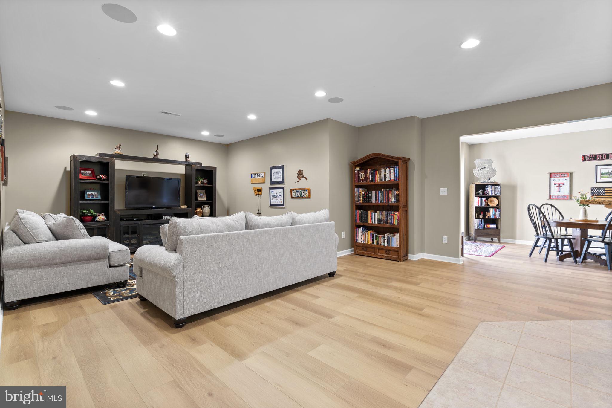 LAKEWOOD HILLS - Residential