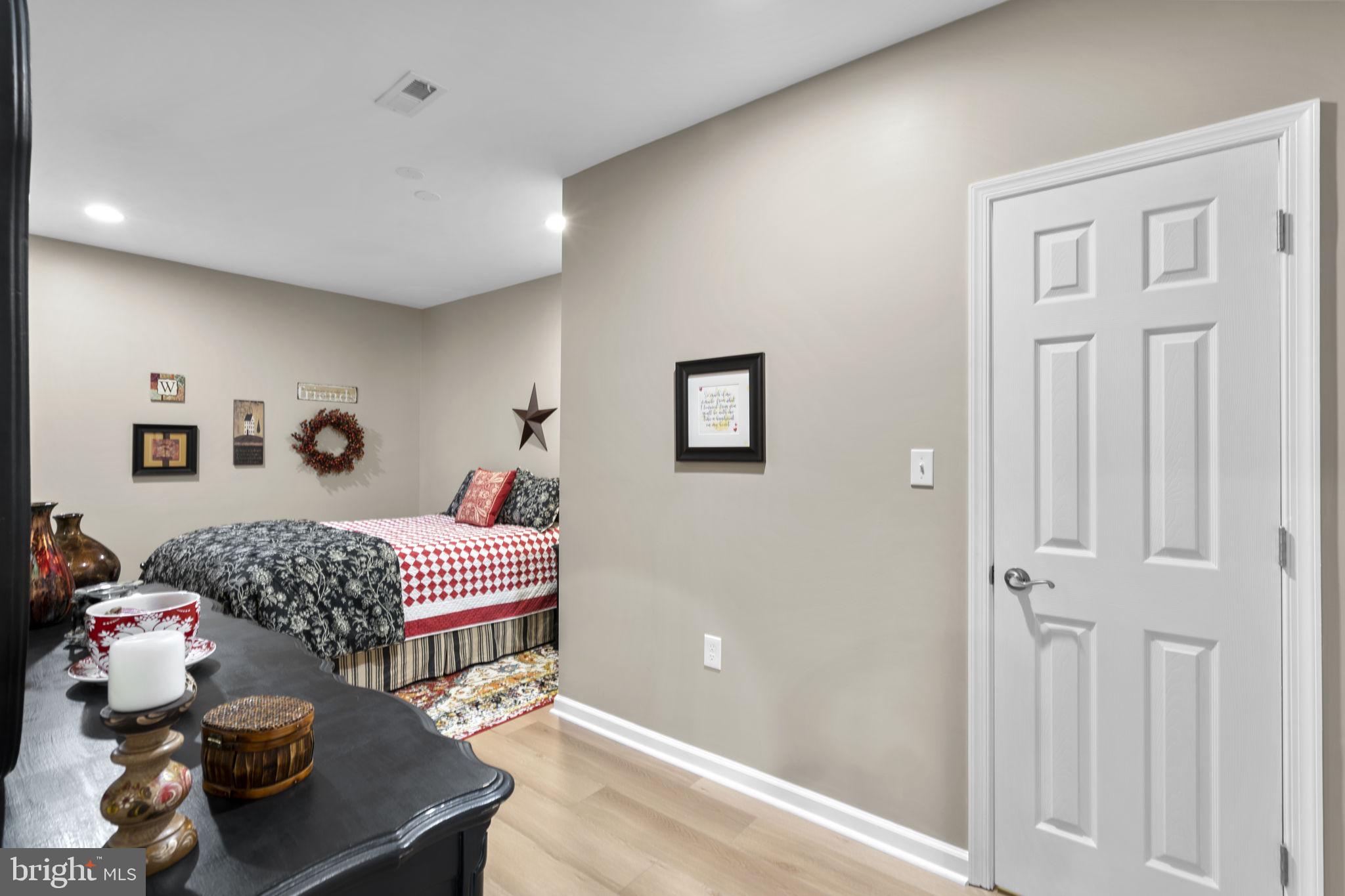 LAKEWOOD HILLS - Residential