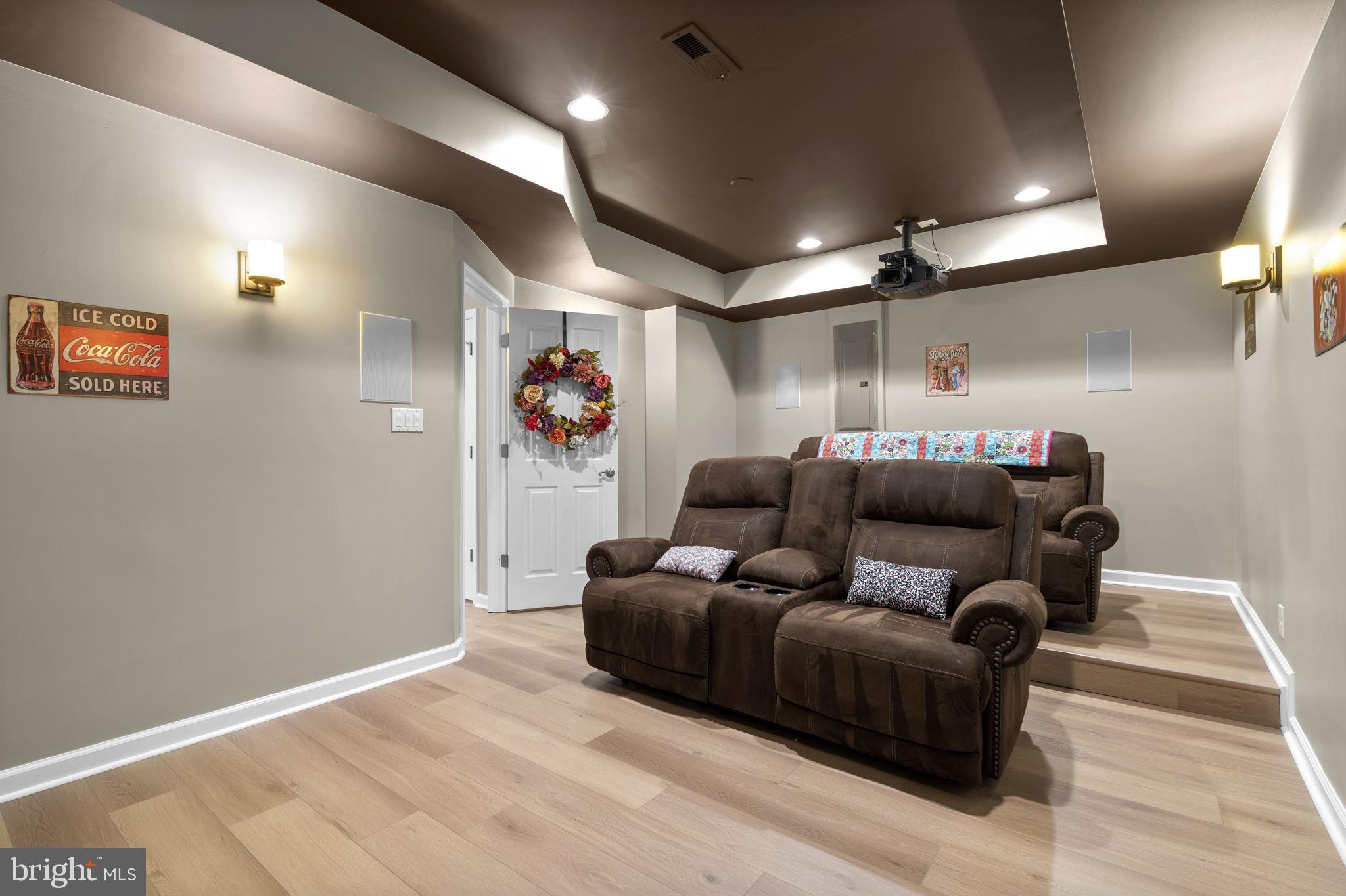 LAKEWOOD HILLS - Residential