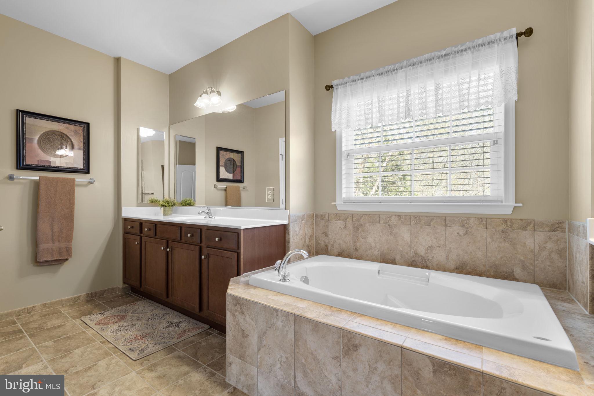 LAKEWOOD HILLS - Residential