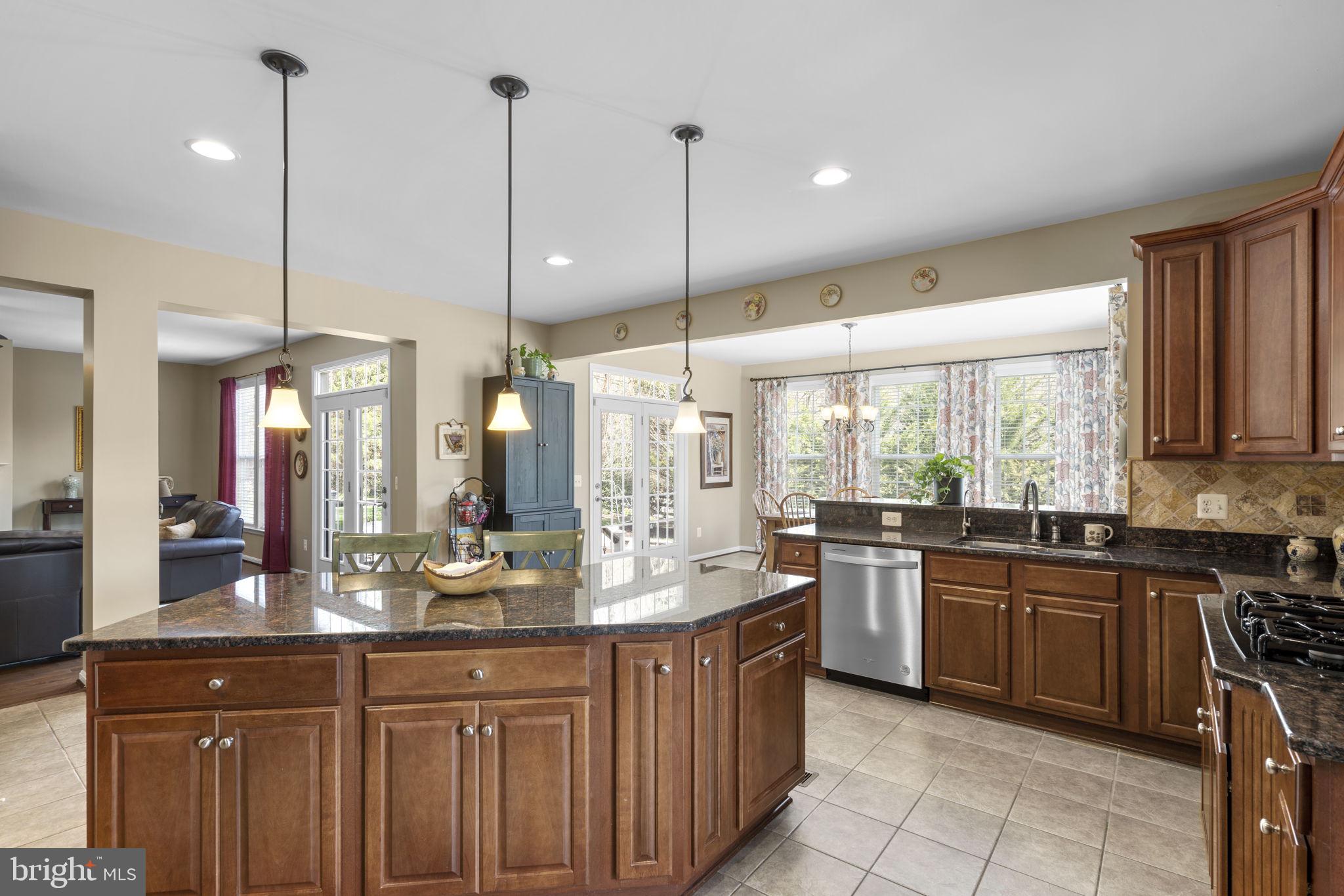 LAKEWOOD HILLS - Residential