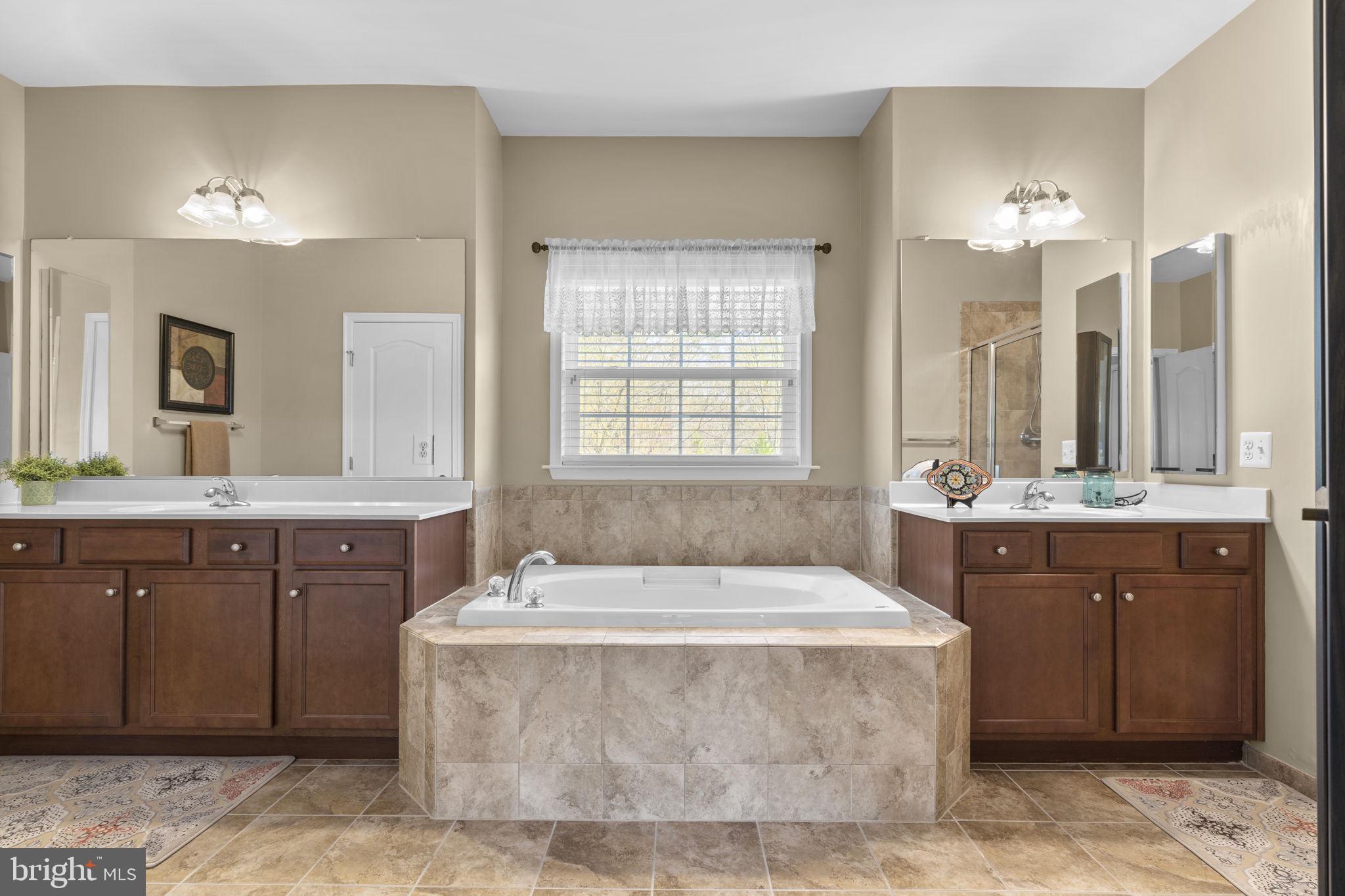 LAKEWOOD HILLS - Residential