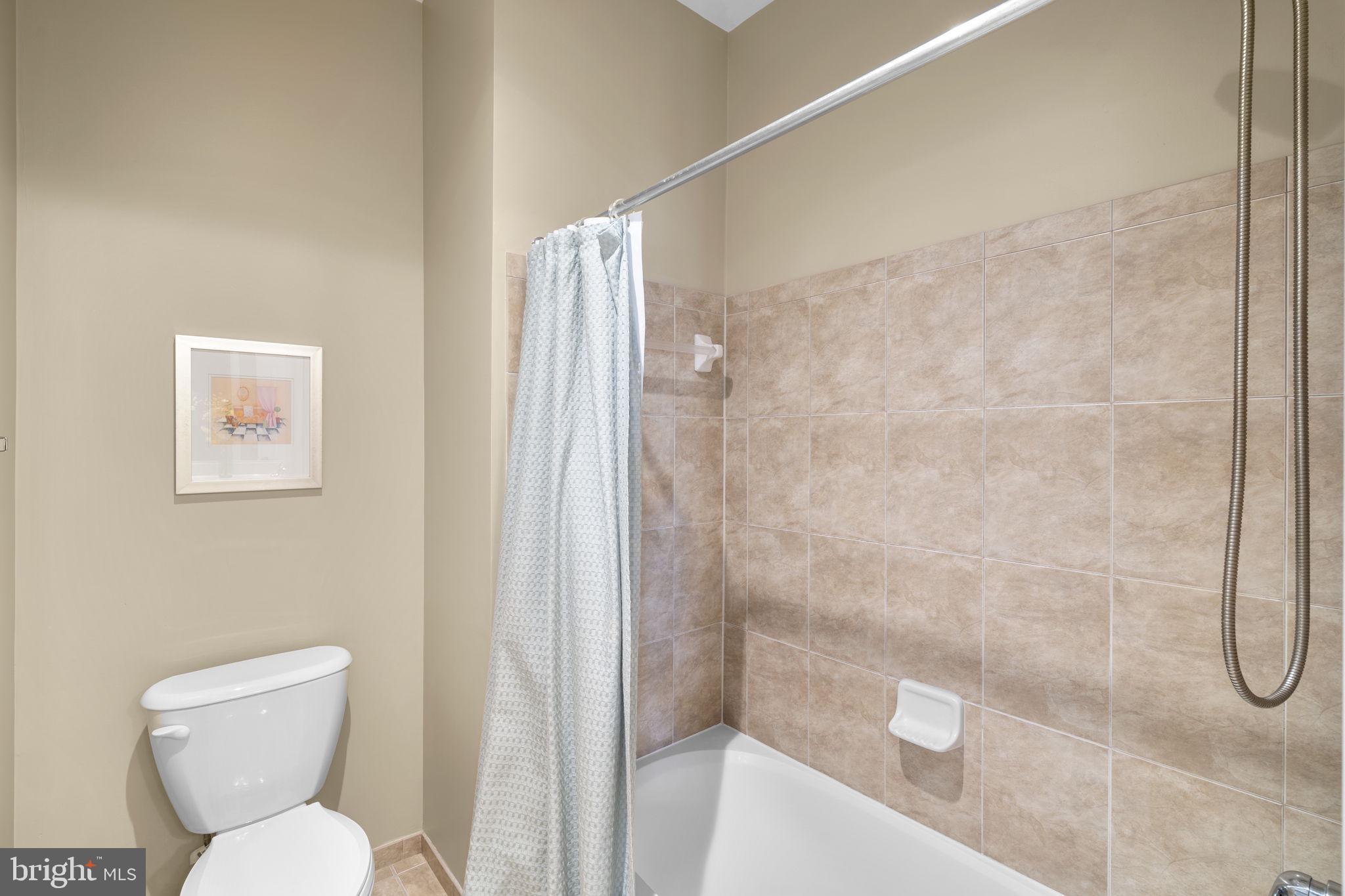 LAKEWOOD HILLS - Residential