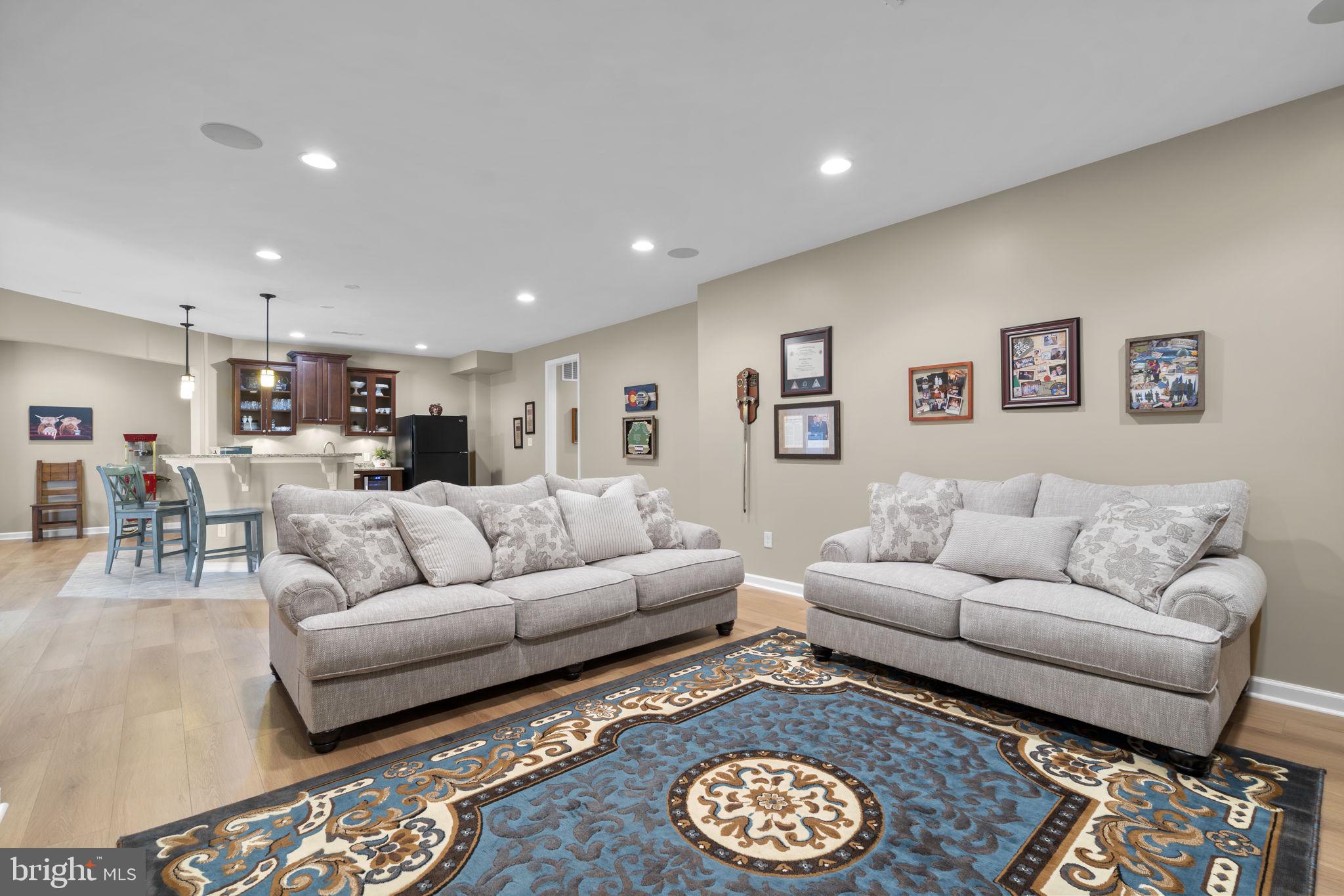 LAKEWOOD HILLS - Residential