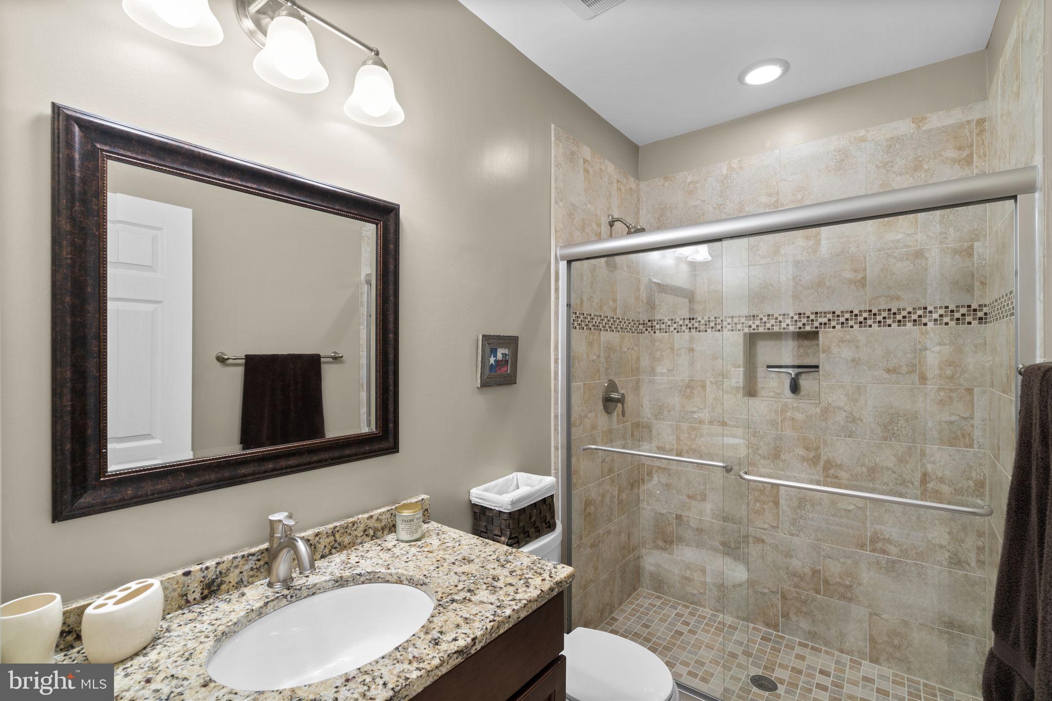 LAKEWOOD HILLS - Residential