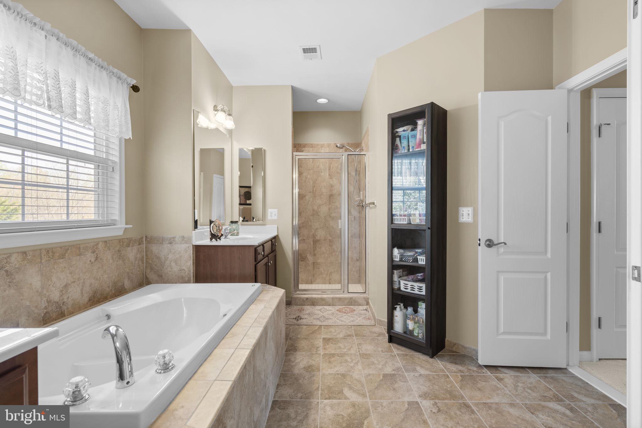 LAKEWOOD HILLS - Residential