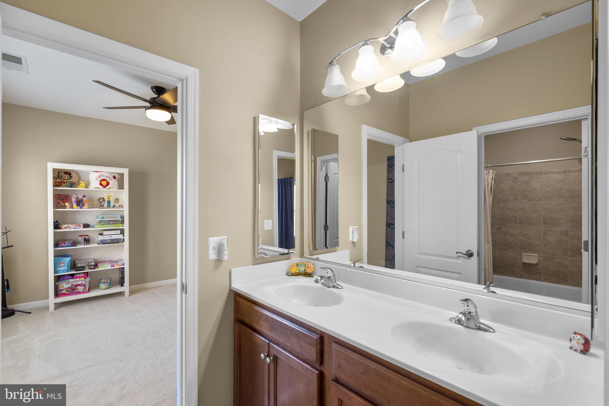 LAKEWOOD HILLS - Residential