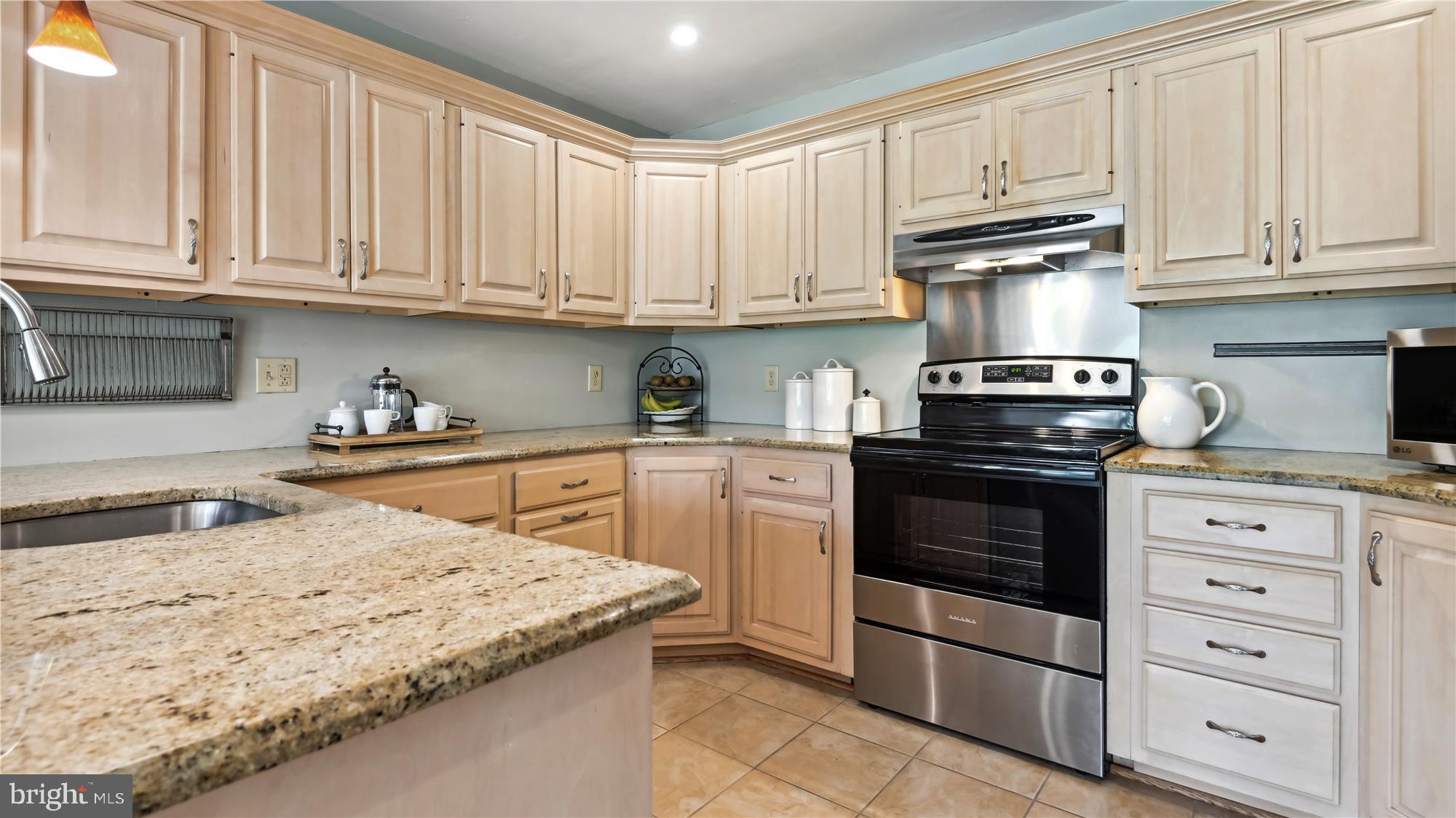 STRATFORD ON THE POTOMAC - Residential