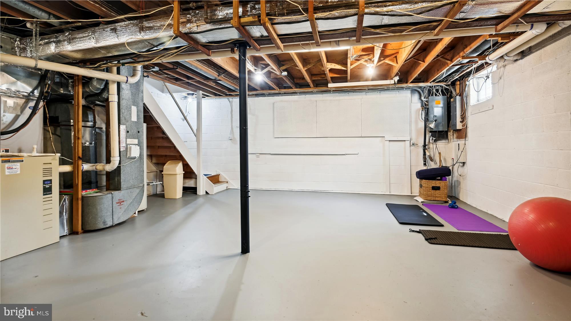 STRATFORD ON THE POTOMAC - Residential