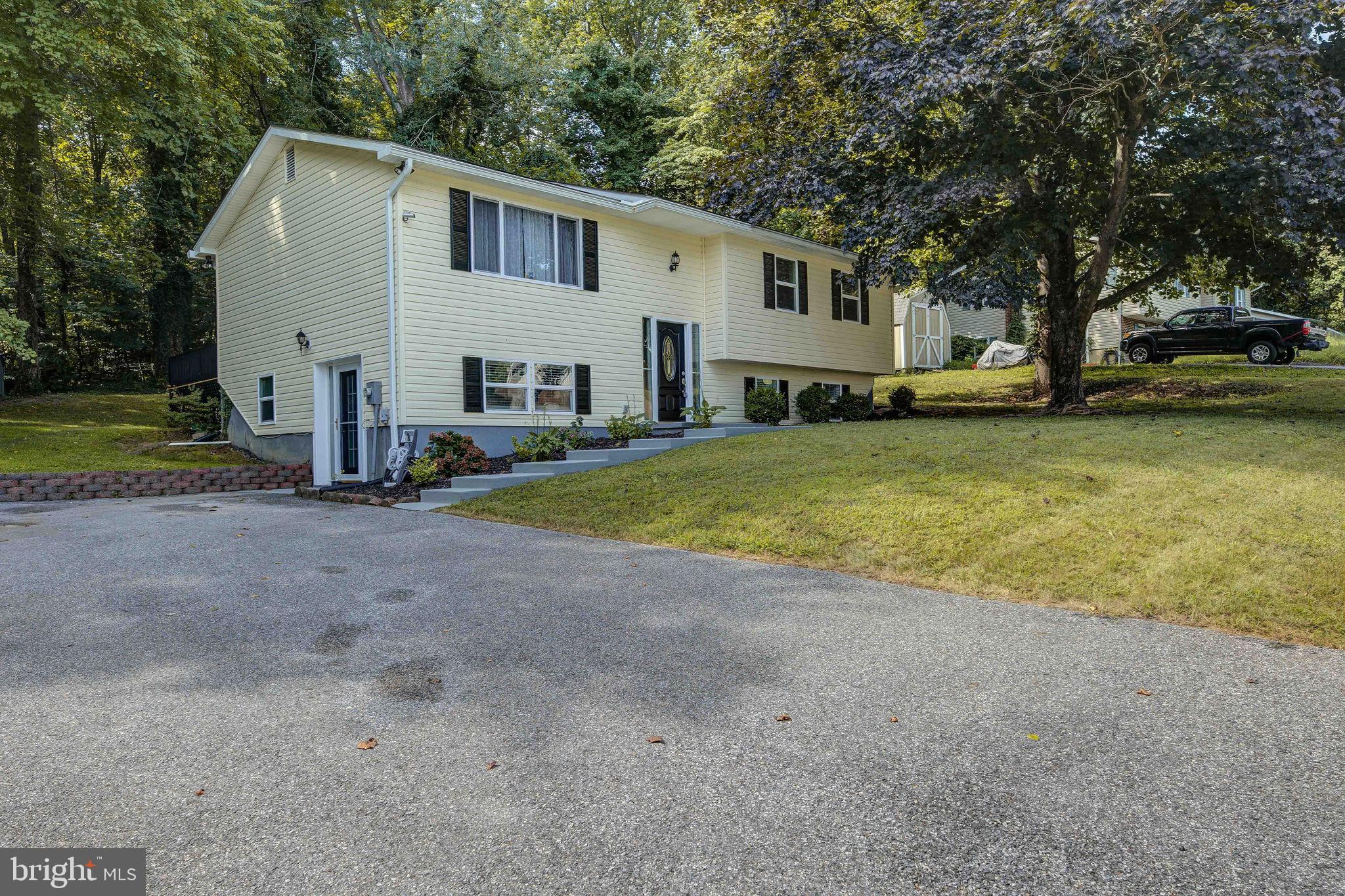 5364 FOREST TRAIL