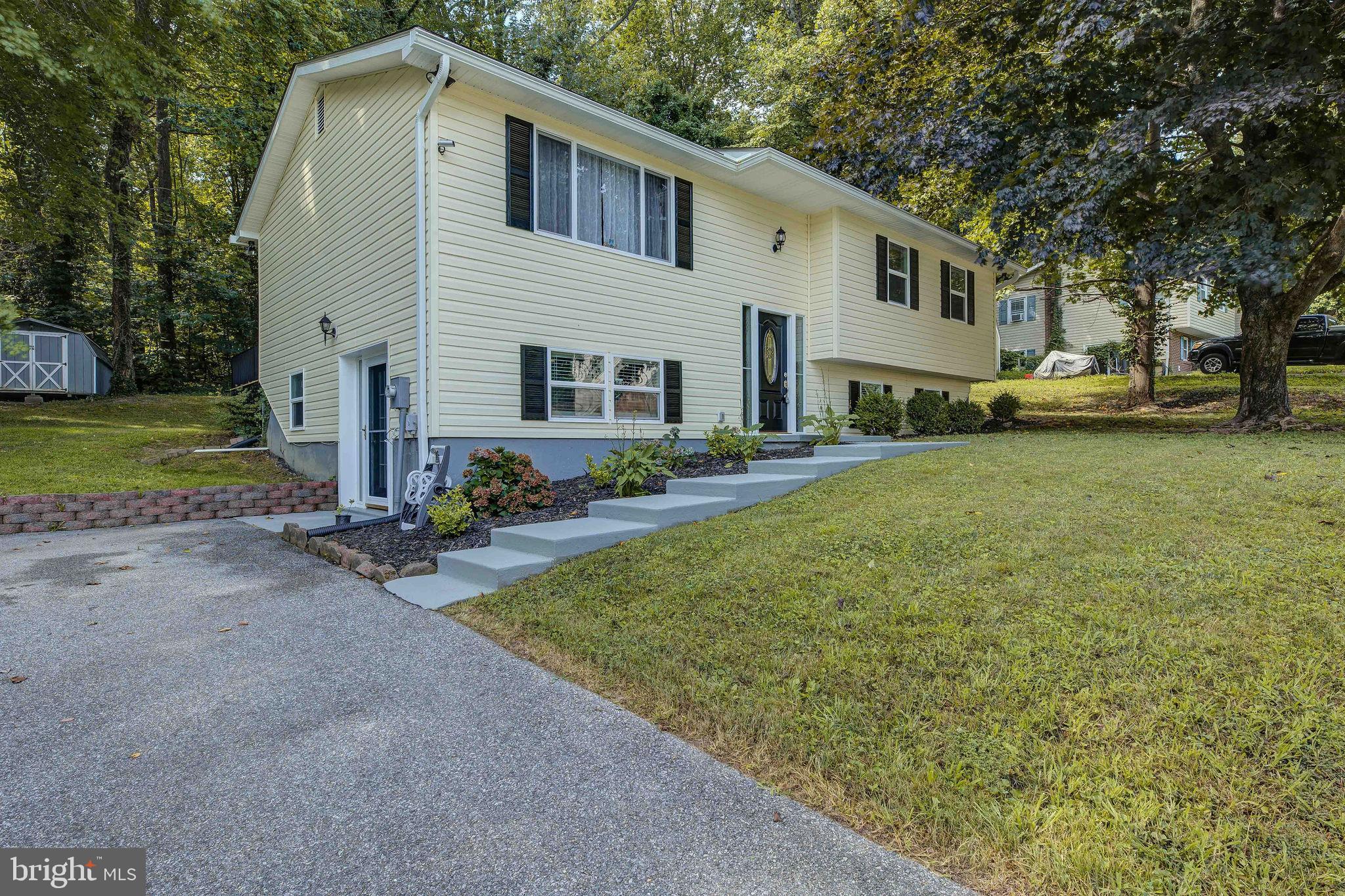 5364 FOREST TRAIL