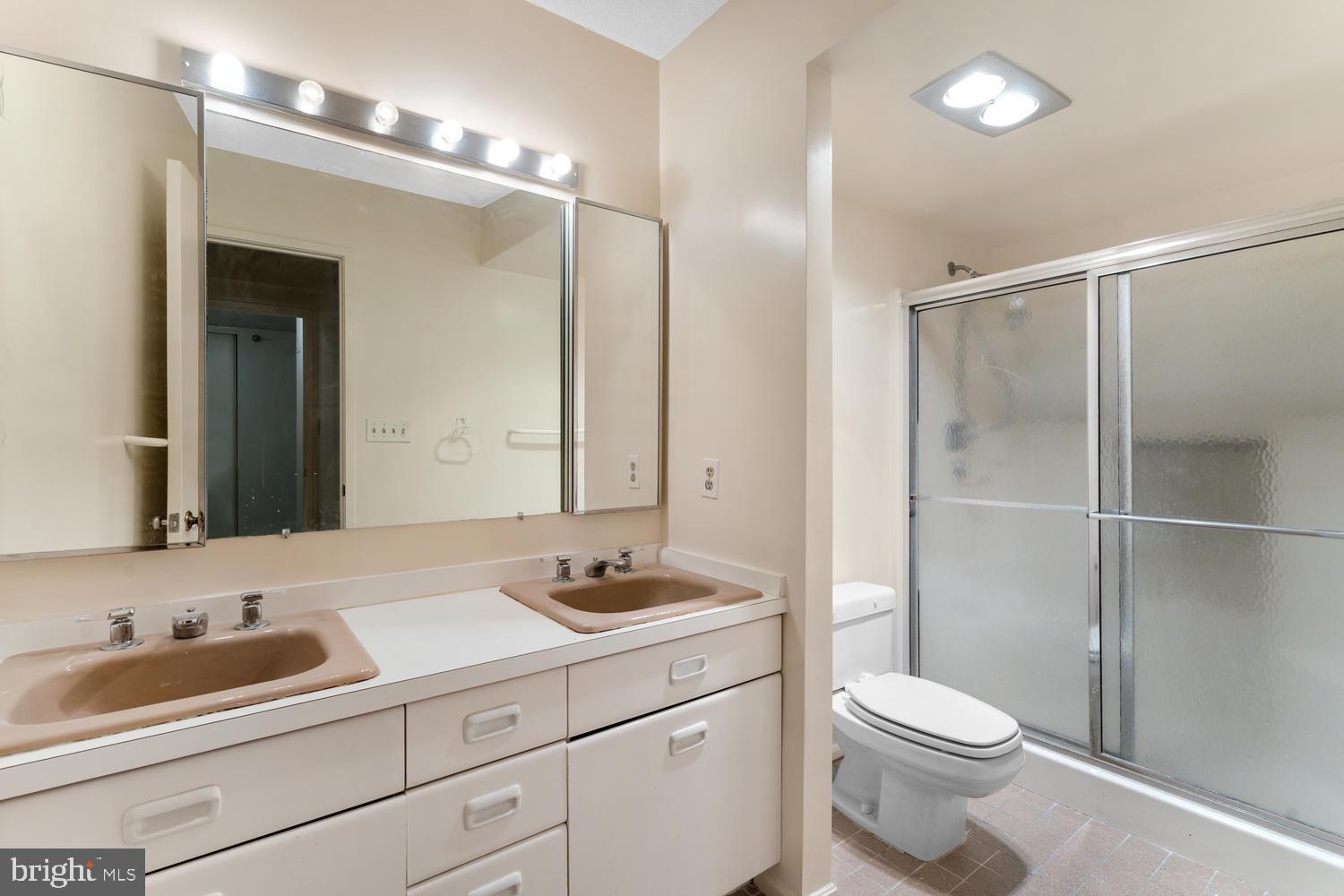 GREENS AT LEISURE WORLD - Residential