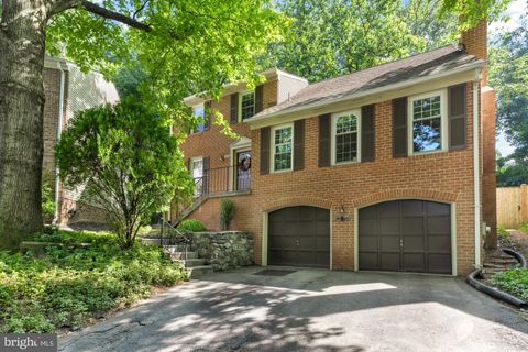 Photo of 2507 Campbell Place, KENSINGTON, MD 20895 (MLS # MDMC2200306)