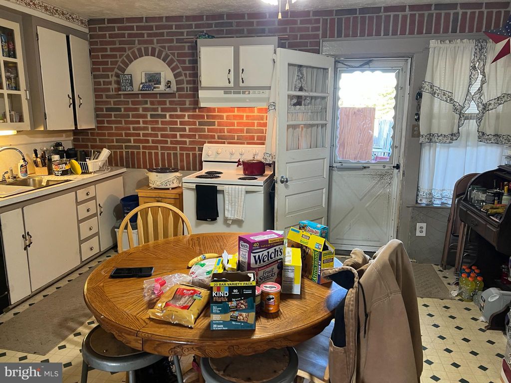 Photo of 515 LOCUST ST, DENVER, PA 17517 (MLS # PALA2032516)