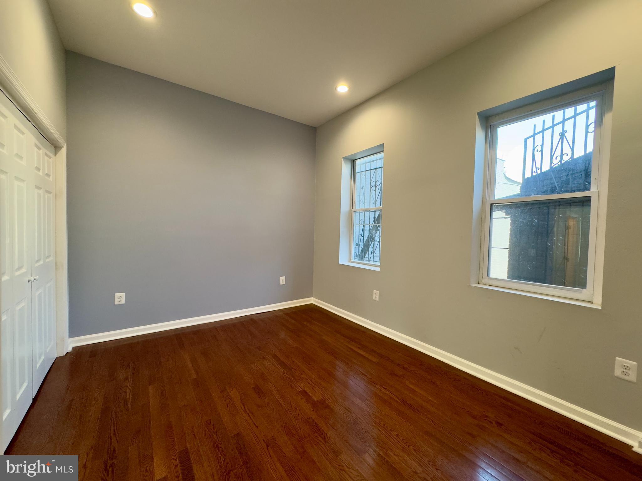 DOWNTOWN - Residential Lease