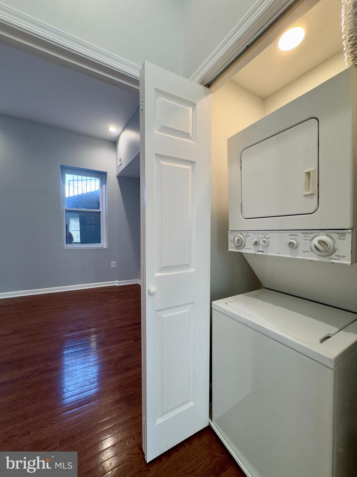 DOWNTOWN - Residential Lease
