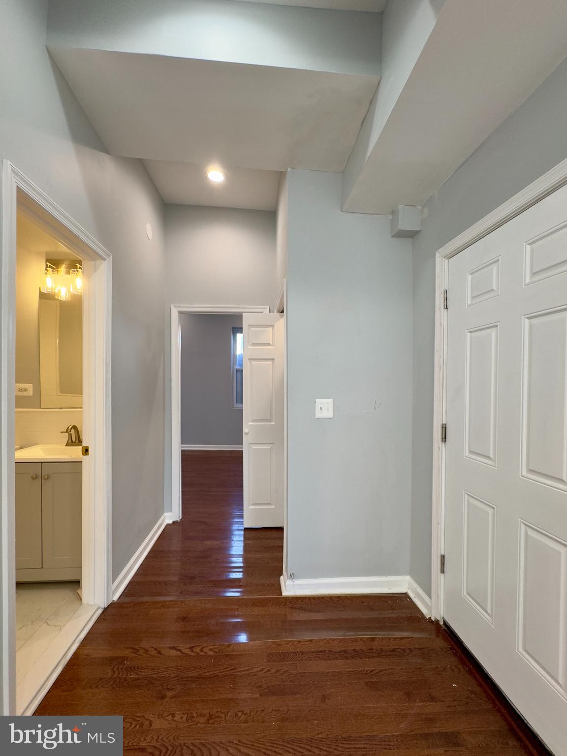 DOWNTOWN - Residential Lease