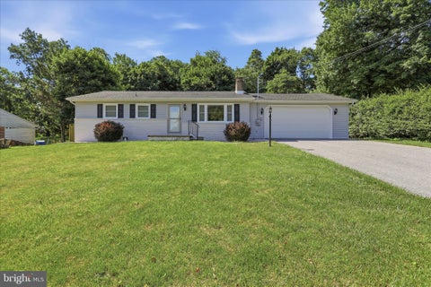 Homes For Sale - 15716 Valley Avenue<br/> Franklin County, BLUE RIDGE SUMMIT, PA 17214