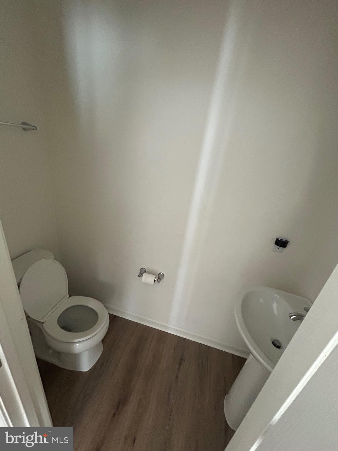 WHISPERING PINES - Residential Lease