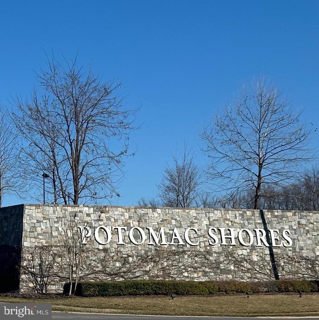 POTOMAC SHORES - Residential
