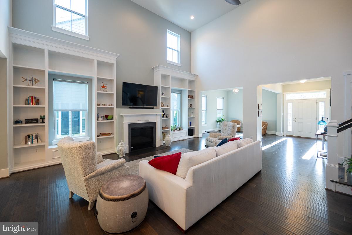 POTOMAC SHORES - Residential