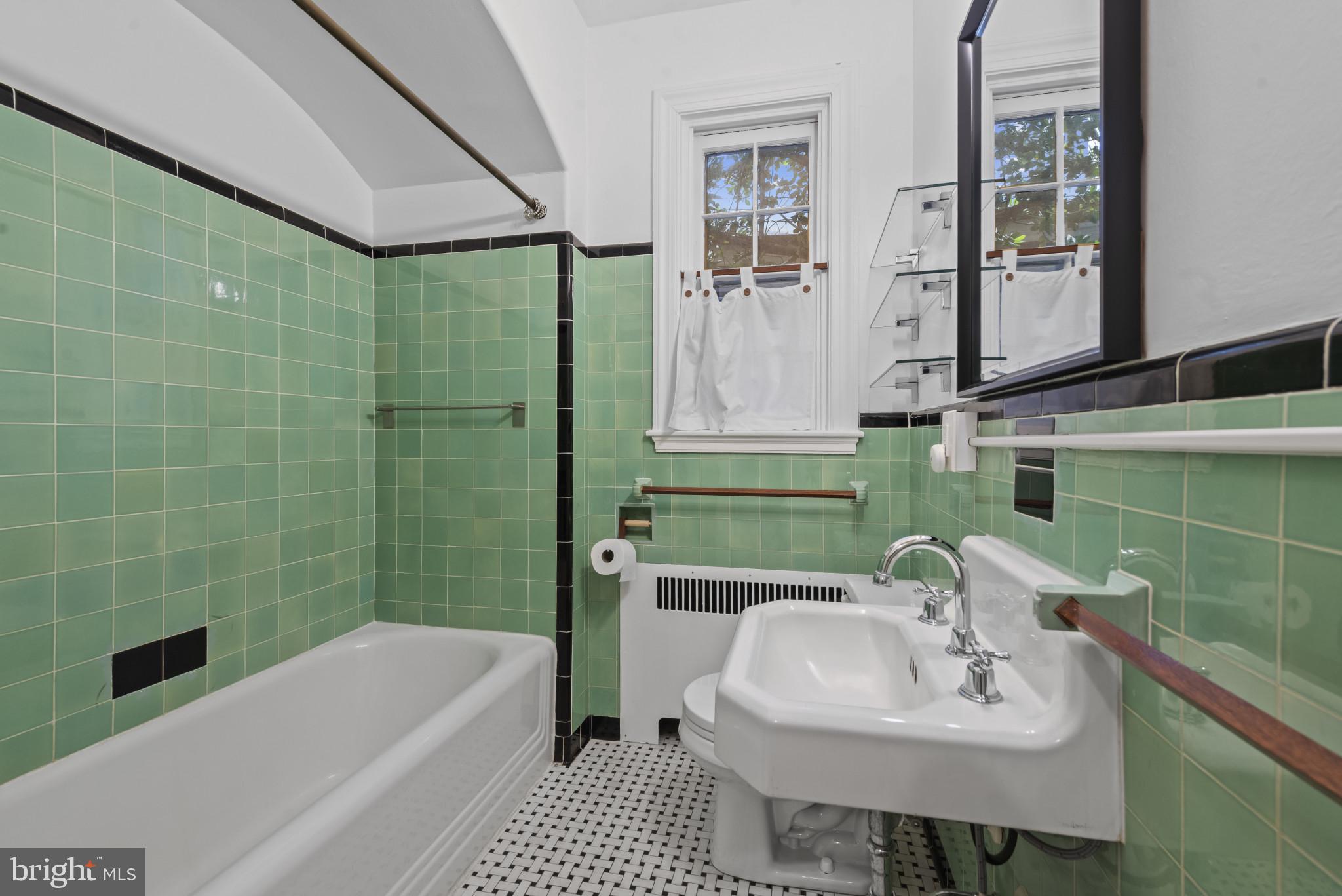 ROLAND PARK - Residential