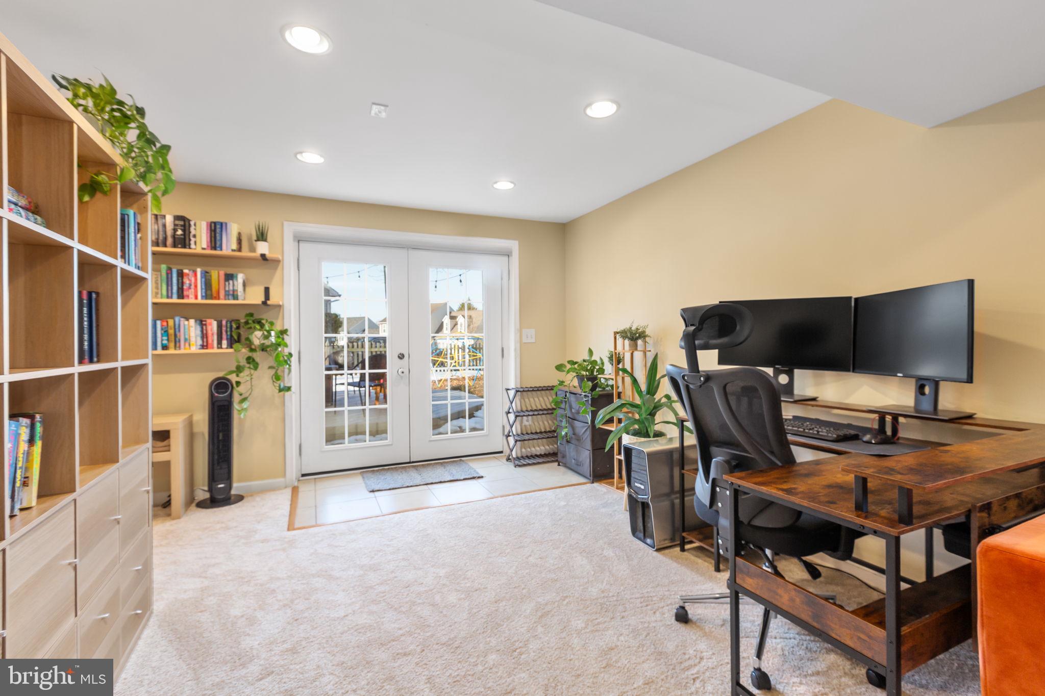 STAFFORD LAKES - Residential