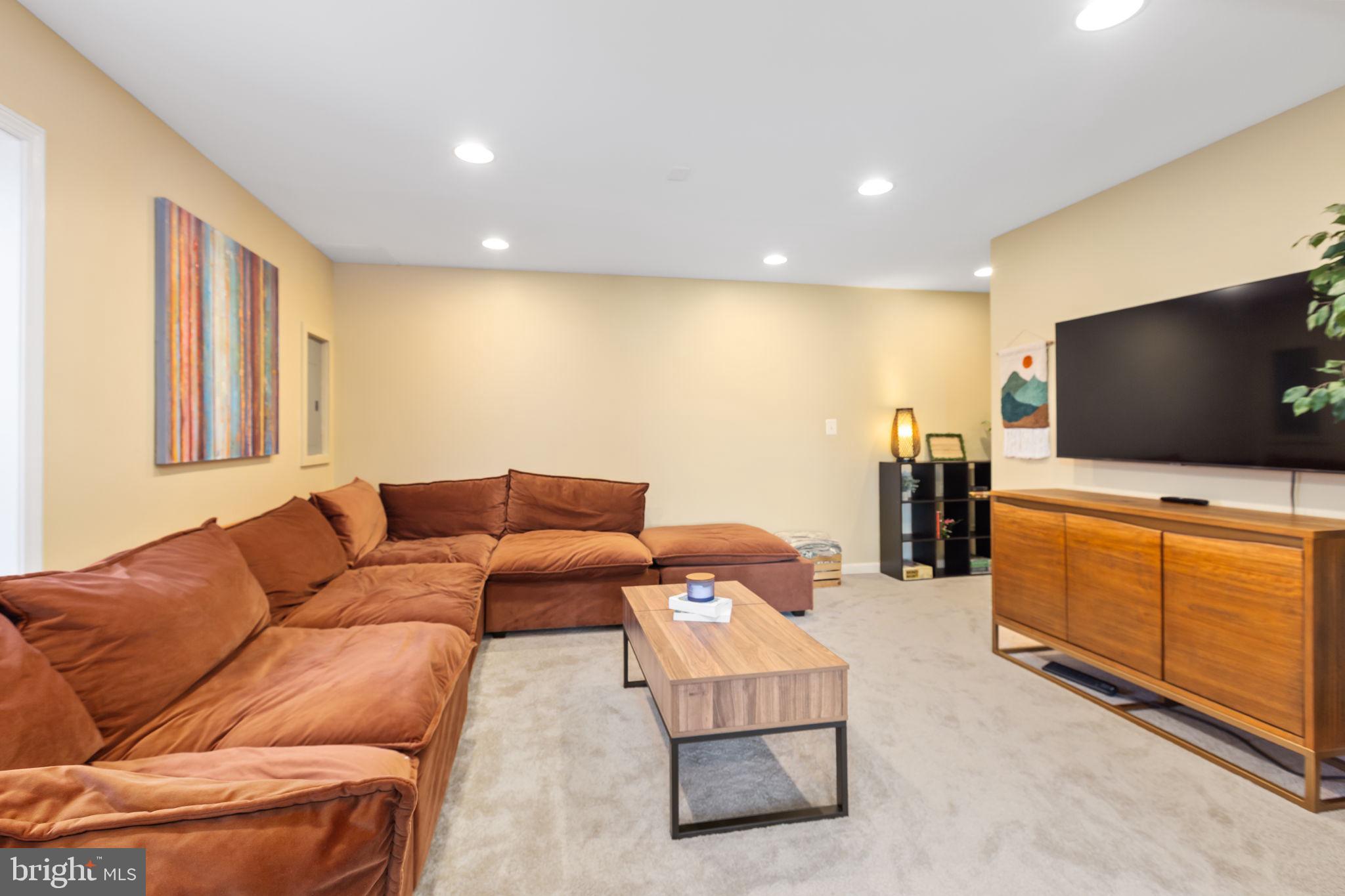 STAFFORD LAKES - Residential