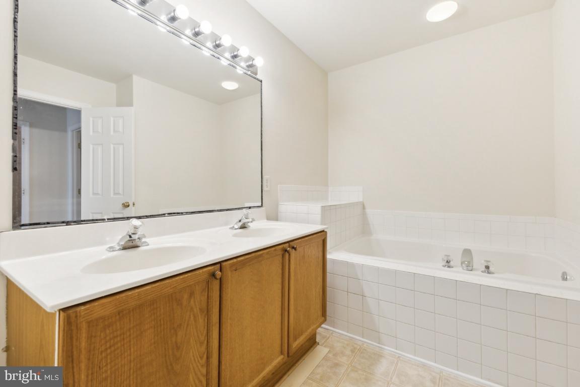 FAIRWAYS AT STONEBRIDGE - Residential