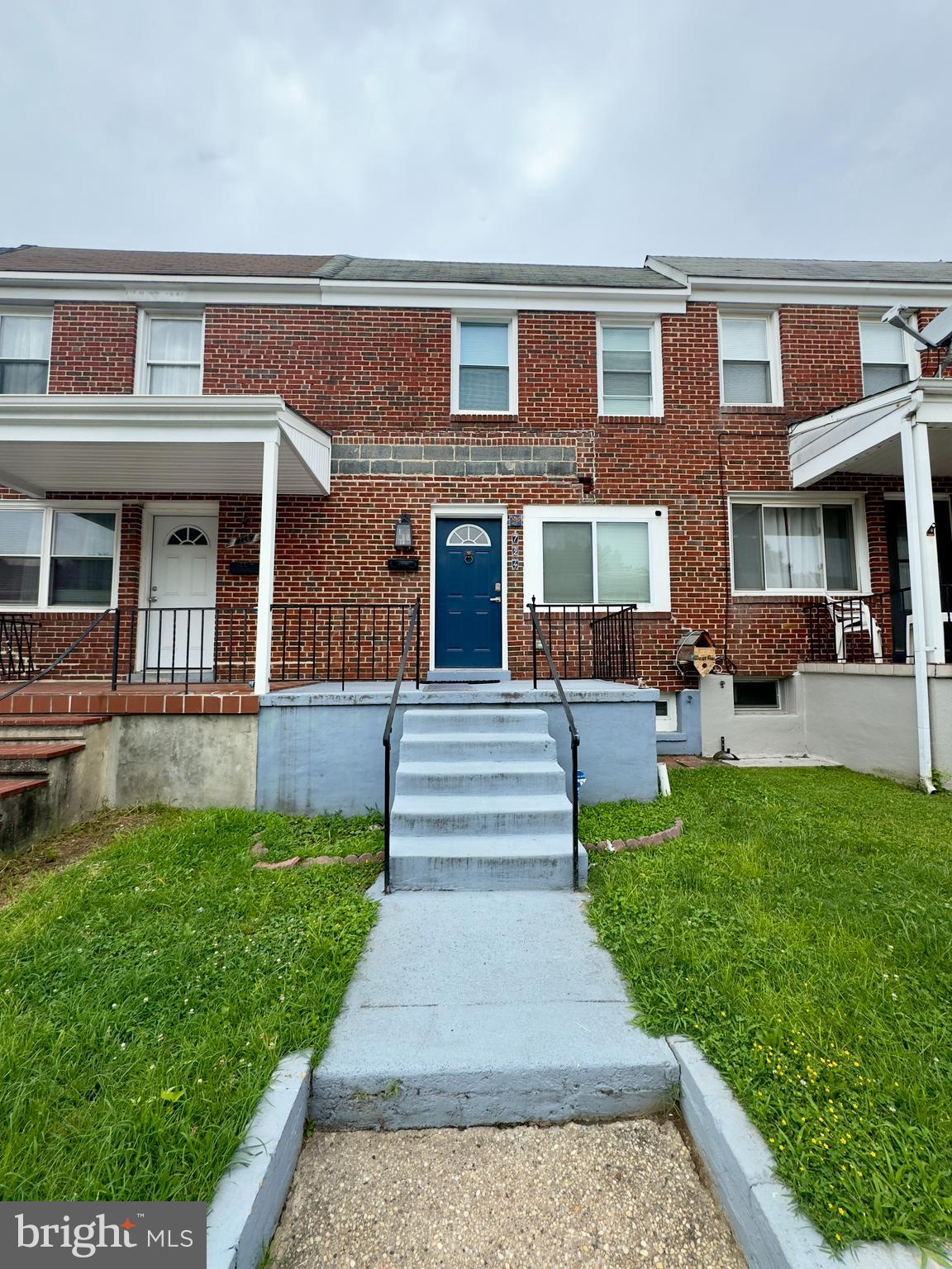 Welcome to 724 Umbra Street in Baltimore MD 21224 where thoughtful design and comfortable living come together in this well maintained three bedroom, two bathroom residence. This home blends functional features with inviting interiors making it ideal for everyday living and entertaining.
The front lawn offers a pleasant introduction to the home while the main level opens into a spacious living area with warm wood flooring and generous natural light from a large front window. The seamless flow leads to a modern kitchen equipped with stainless steel appliances, quartz countertops, and a stylish tile backsplash. Multiple windows brighten the space while an island counter provides additional prep space and casual seating. Built in cabinets and drawers offer organized storage and convenience.
Each of the three bedrooms includes wood flooring, neutral finishes, and ceiling fans creating restful and comfortable spaces filled with natural light. Closets are included in two of the rooms while large windows enhance the sense of openness throughout.
Both bathrooms have been thoughtfully updated. The main bathroom features a soaking tub, accent tile flooring, a skylight and storage cabinetry. The second bathroom offers a walk in shower, vanity mirror, and additional storage.
The finished basement extends the living space with luxury vinyl plank flooring. A washer and dryer are included for added convenience.
The fenced backyard and elevated deck provide a private setting for outdoor enjoyment. Parking includes both street and driveway options. Dogs are welcome and residents benefit from 24 hour emergency maintenance and access to a secure online tenant portal.
This property is well positioned near daily essentials and within easy reach of major access roads.
Nearby Attractions and Access:
Patterson Park – 5 minutes
Canton Waterfront Park – 8 minutes
Johns Hopkins Bayview – 7 minutes
The Shops at Canton Crossing – 6 minutes
Highlandtown Arts District – 4 minutes
Highways Nearby:
I-895 – 5 minutes
I-95 – 6 minutes
Pets are allowed, but dogs only. Dogs are welcome with addendum and $500 non-refundable pet fee.
Agency disclosed upon initial contact. Agent conducts showings; BMG manages follow-up, paperwork, move-in post-approval. Vouchers work with BMG directly.