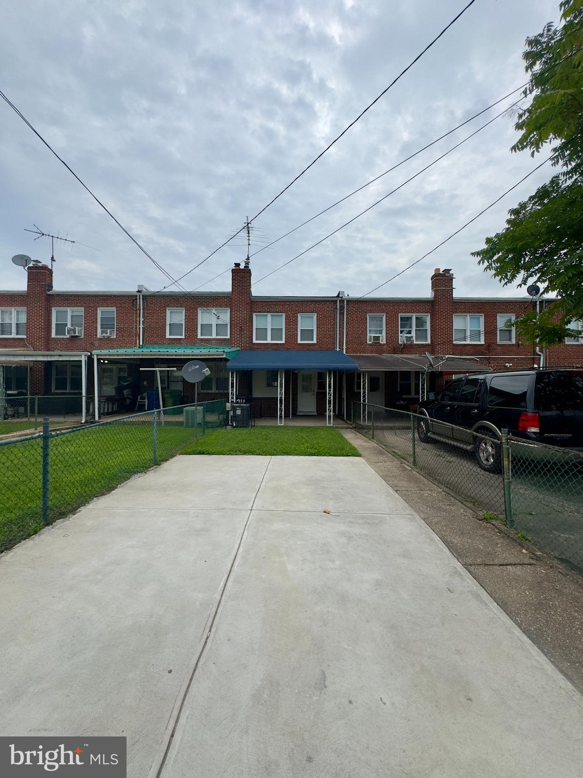 GREEKTOWN - Residential Lease