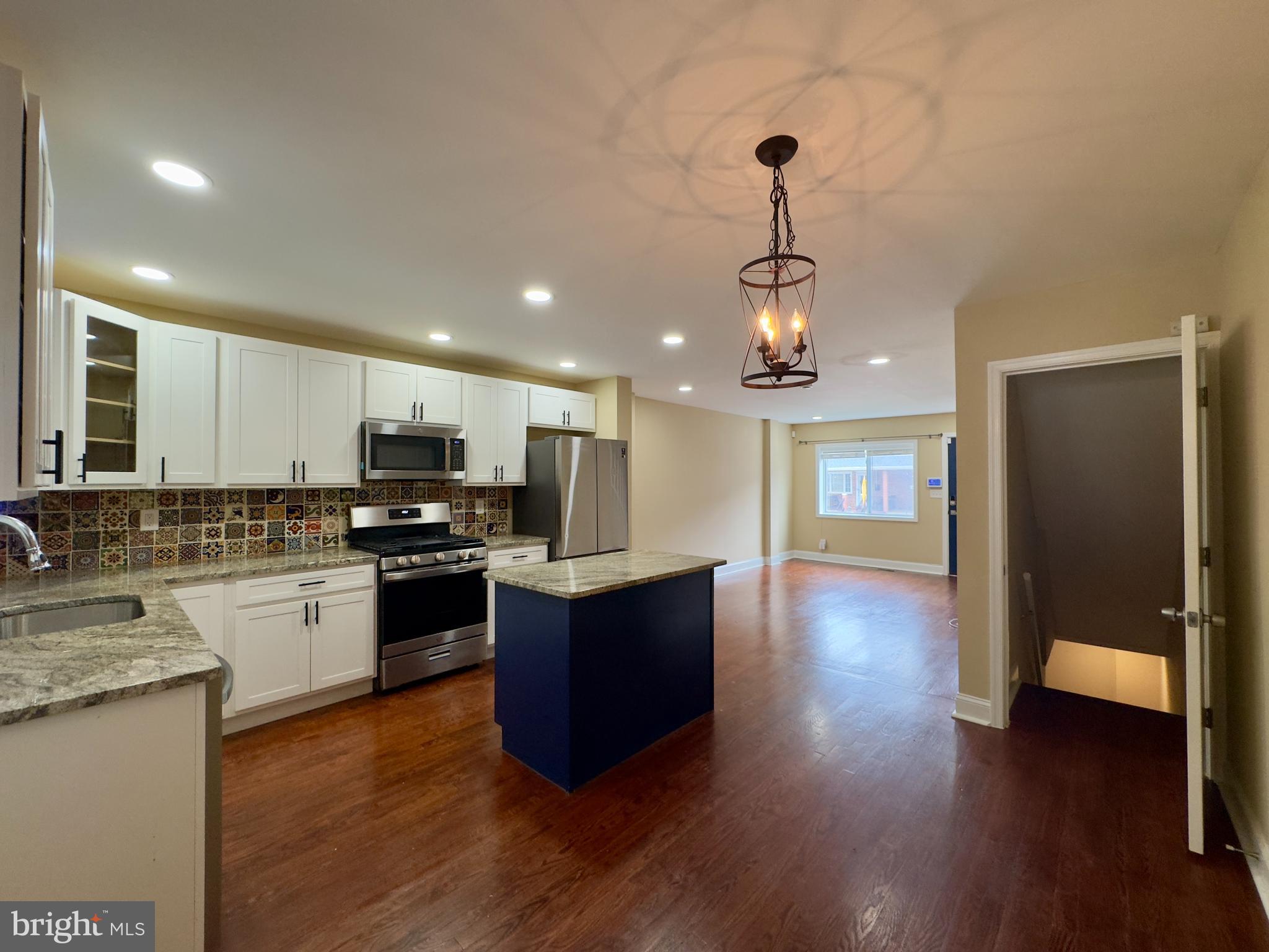 GREEKTOWN - Residential Lease