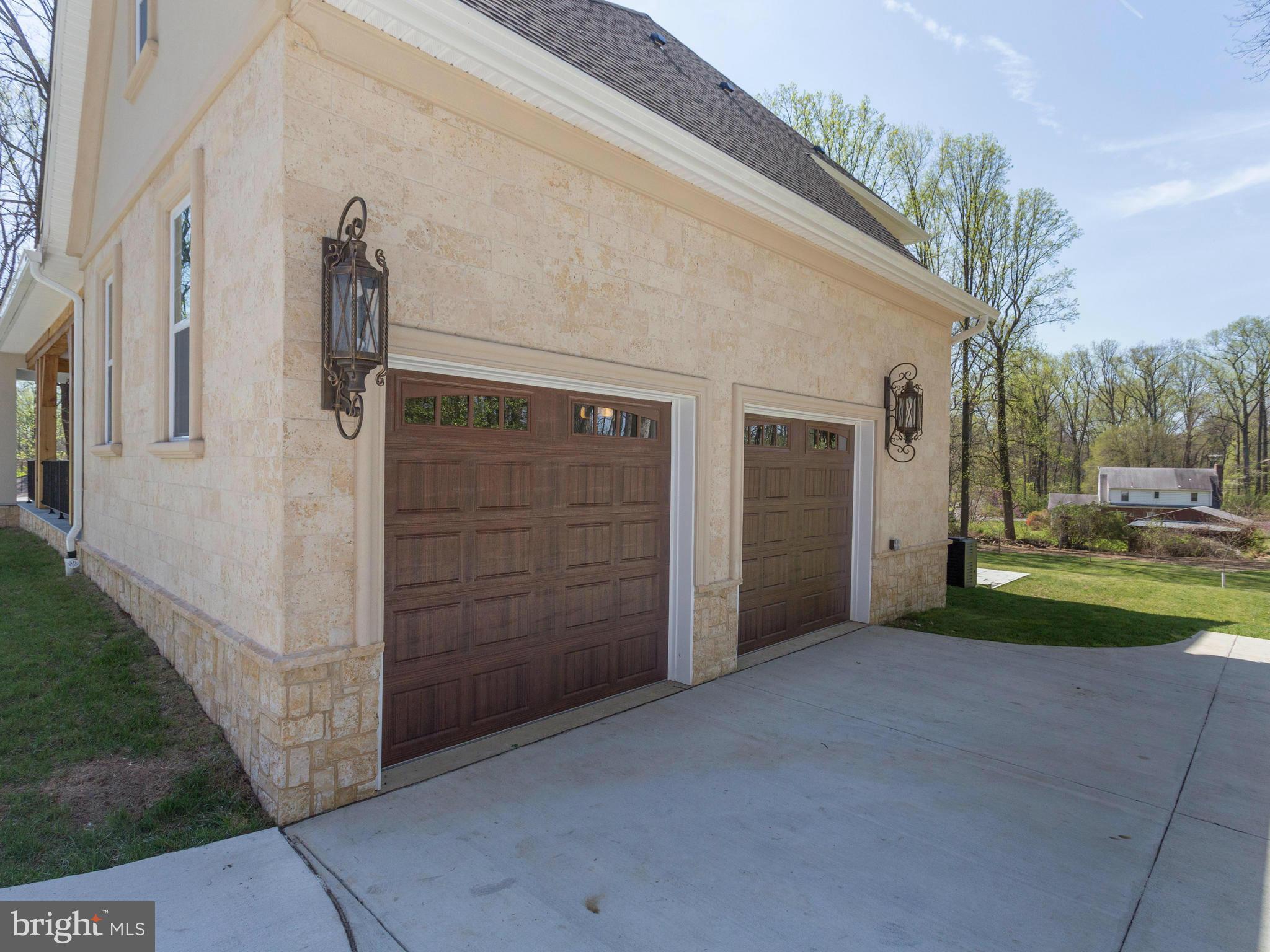 FAIRFAX ACRES - Residential