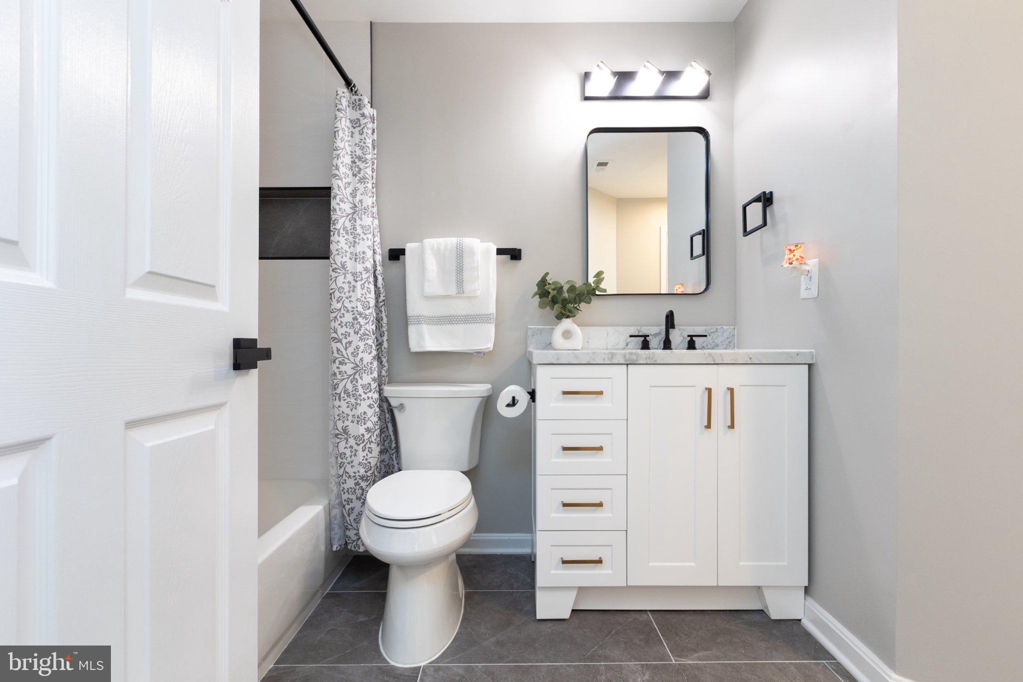 GATEWAY OVERLOOK - Residential