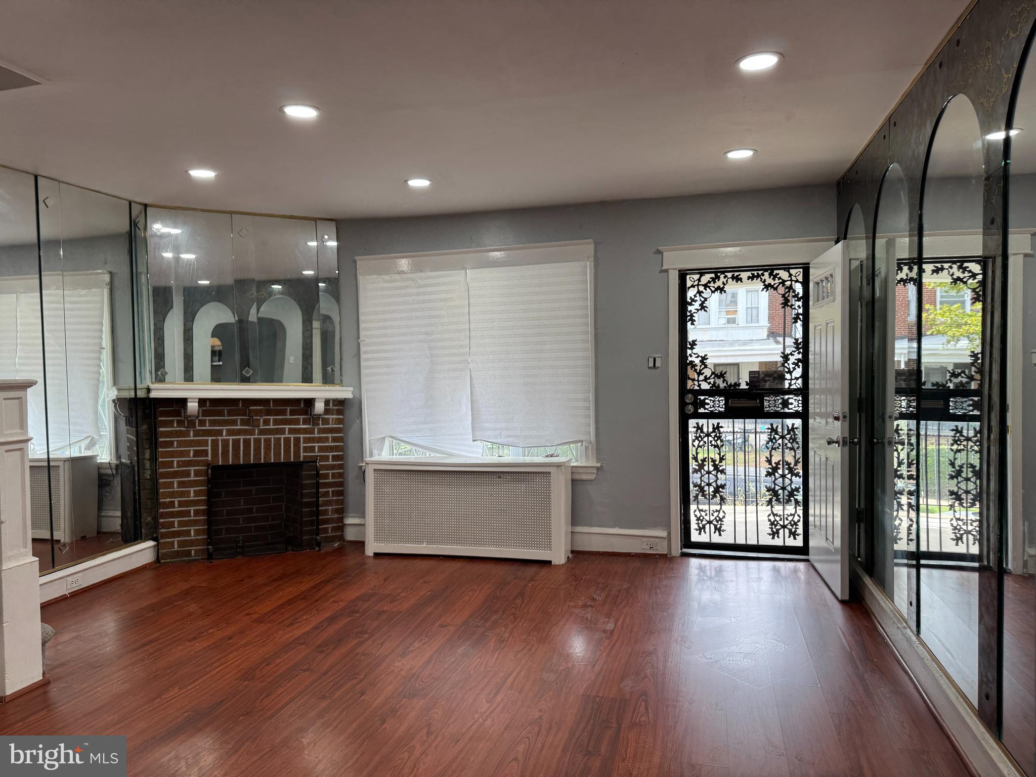 WEST OAK LANE - Residential Lease