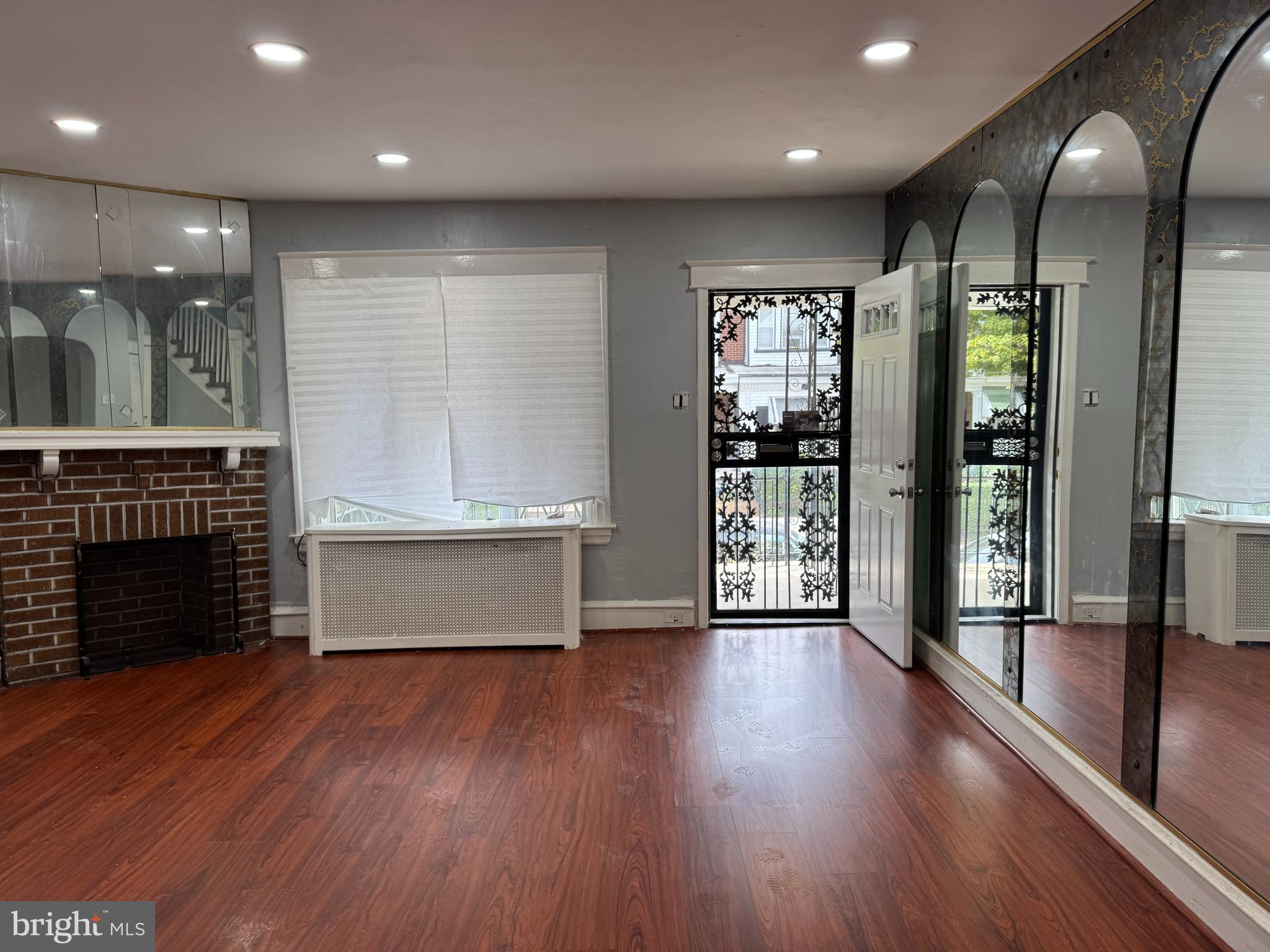 WEST OAK LANE - Residential Lease