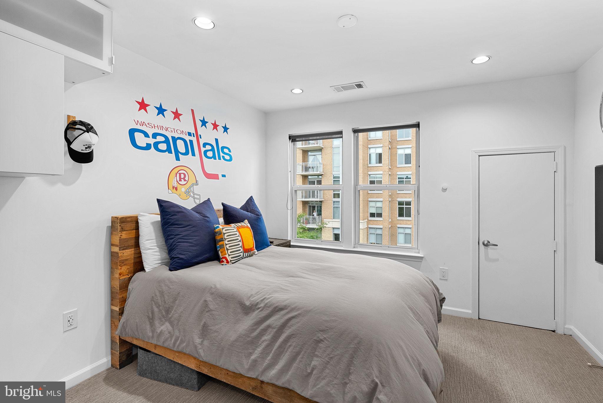 SAVOY AT RESTON TOWN CENTER - Residential