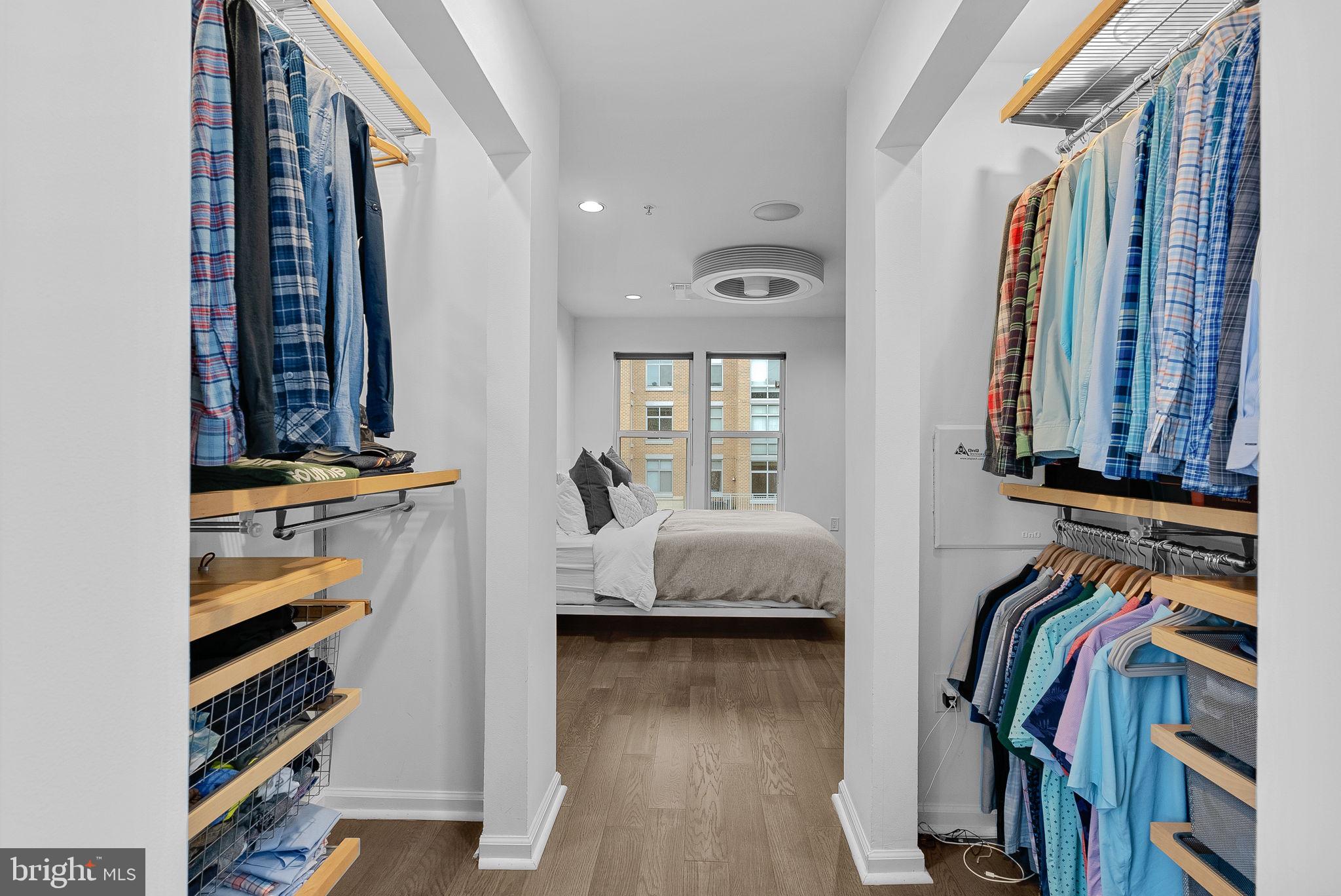 SAVOY AT RESTON TOWN CENTER - Residential