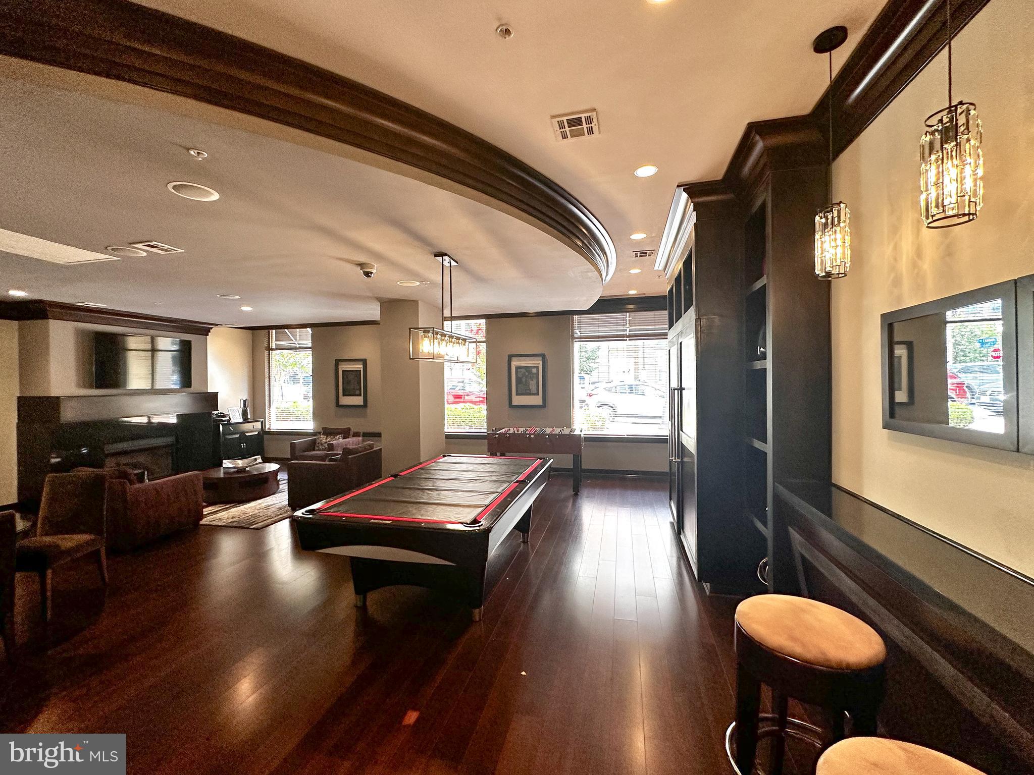 SAVOY AT RESTON TOWN CENTER - Residential