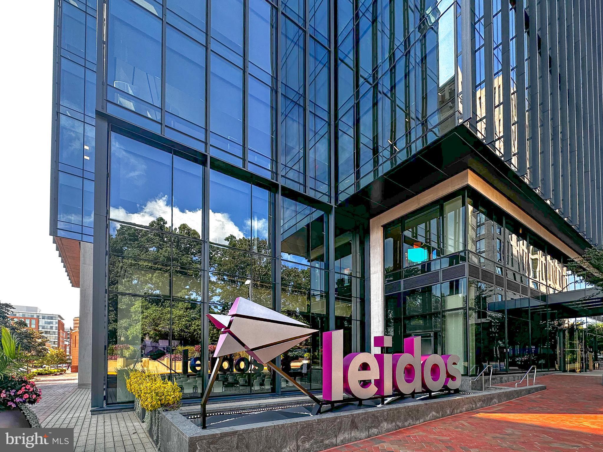 SAVOY AT RESTON TOWN CENTER - Residential