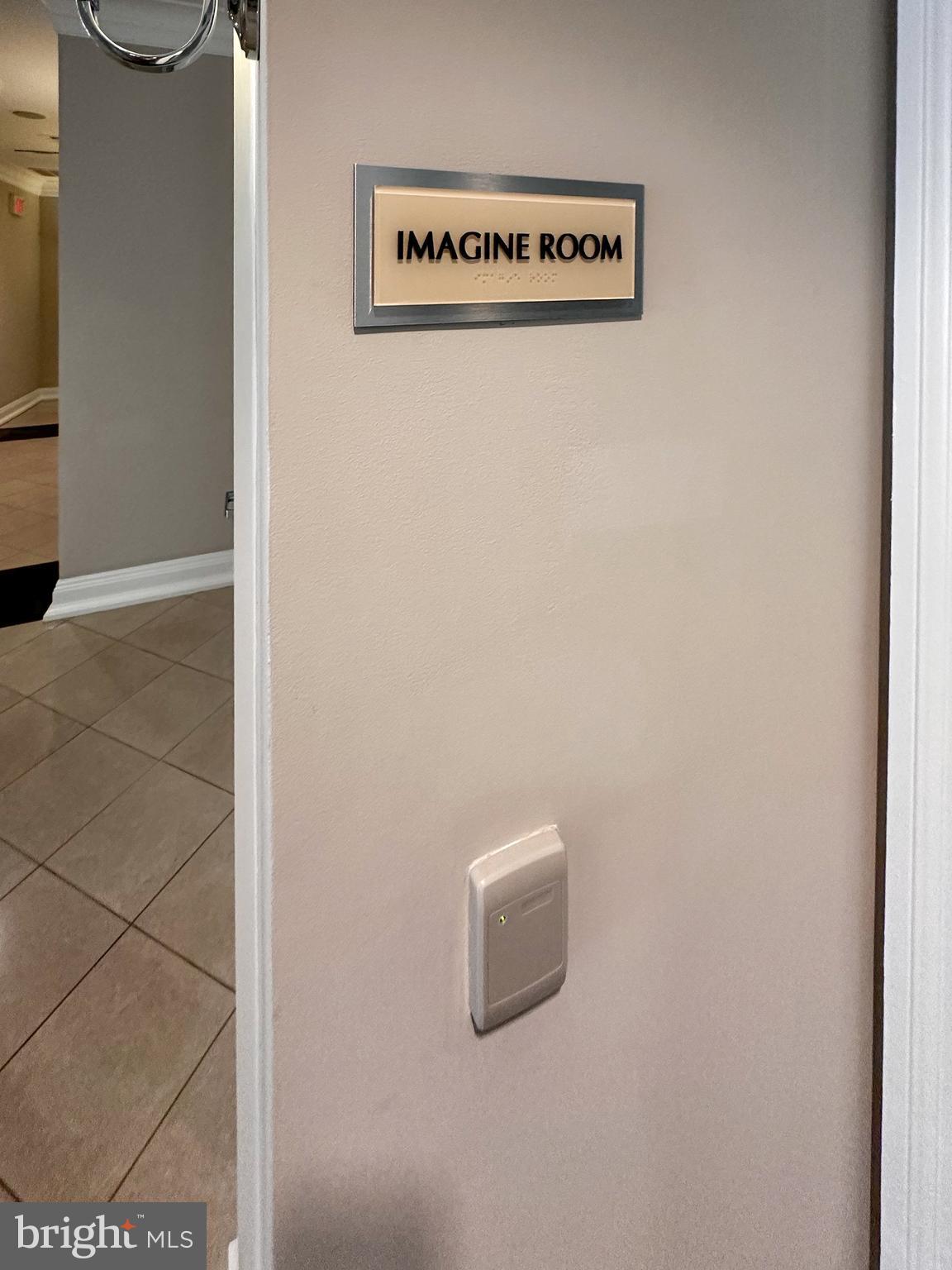 SAVOY AT RESTON TOWN CENTER - Residential