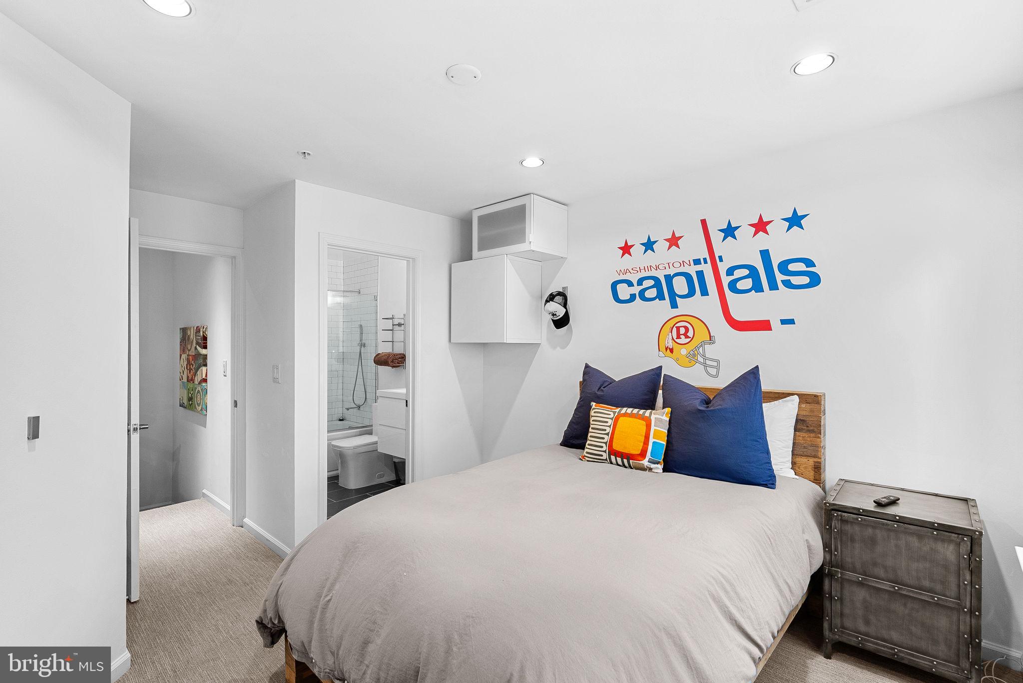 SAVOY AT RESTON TOWN CENTER - Residential