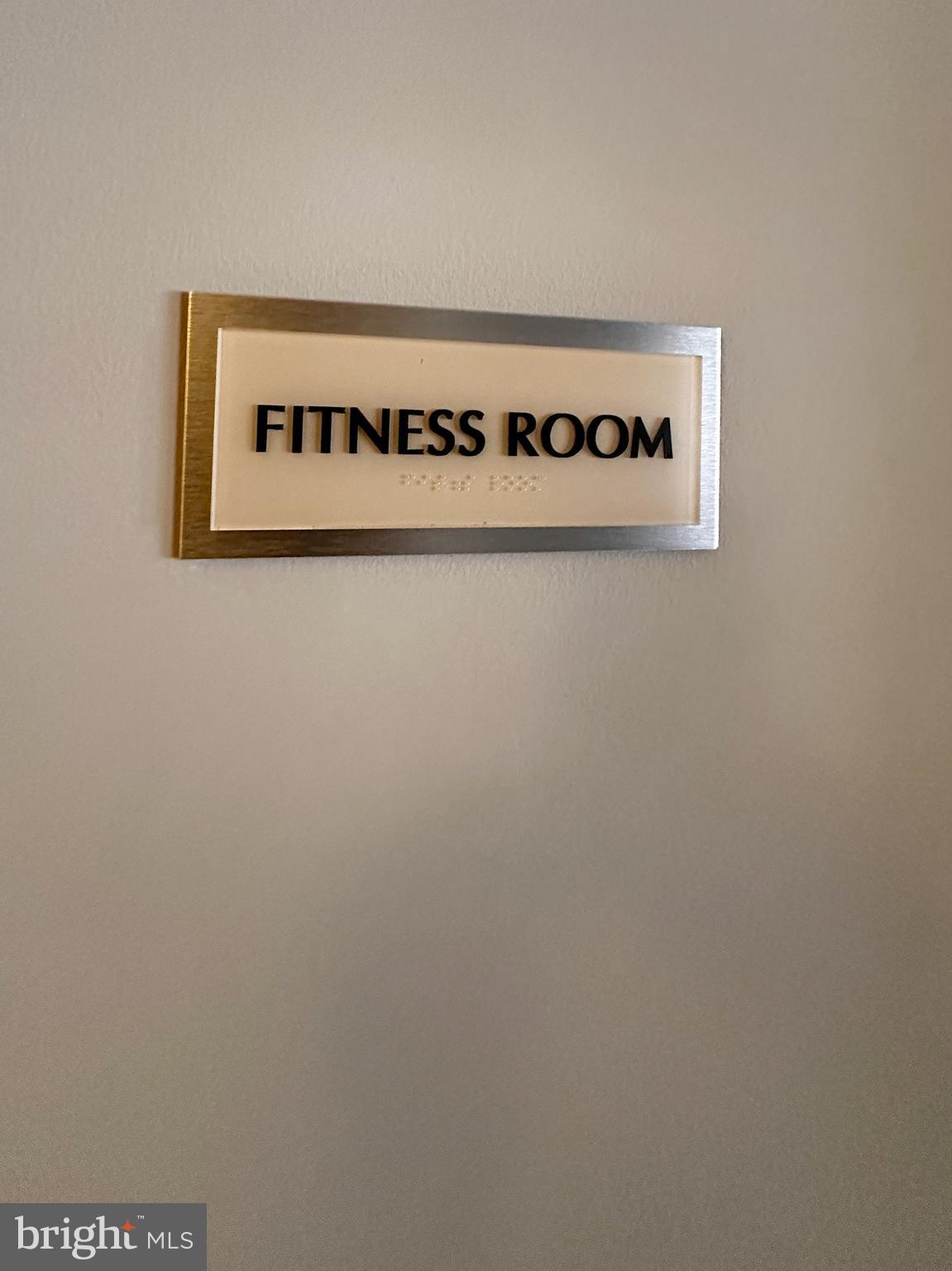 SAVOY AT RESTON TOWN CENTER - Residential