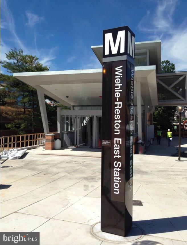 SAVOY AT RESTON TOWN CENTER - Residential