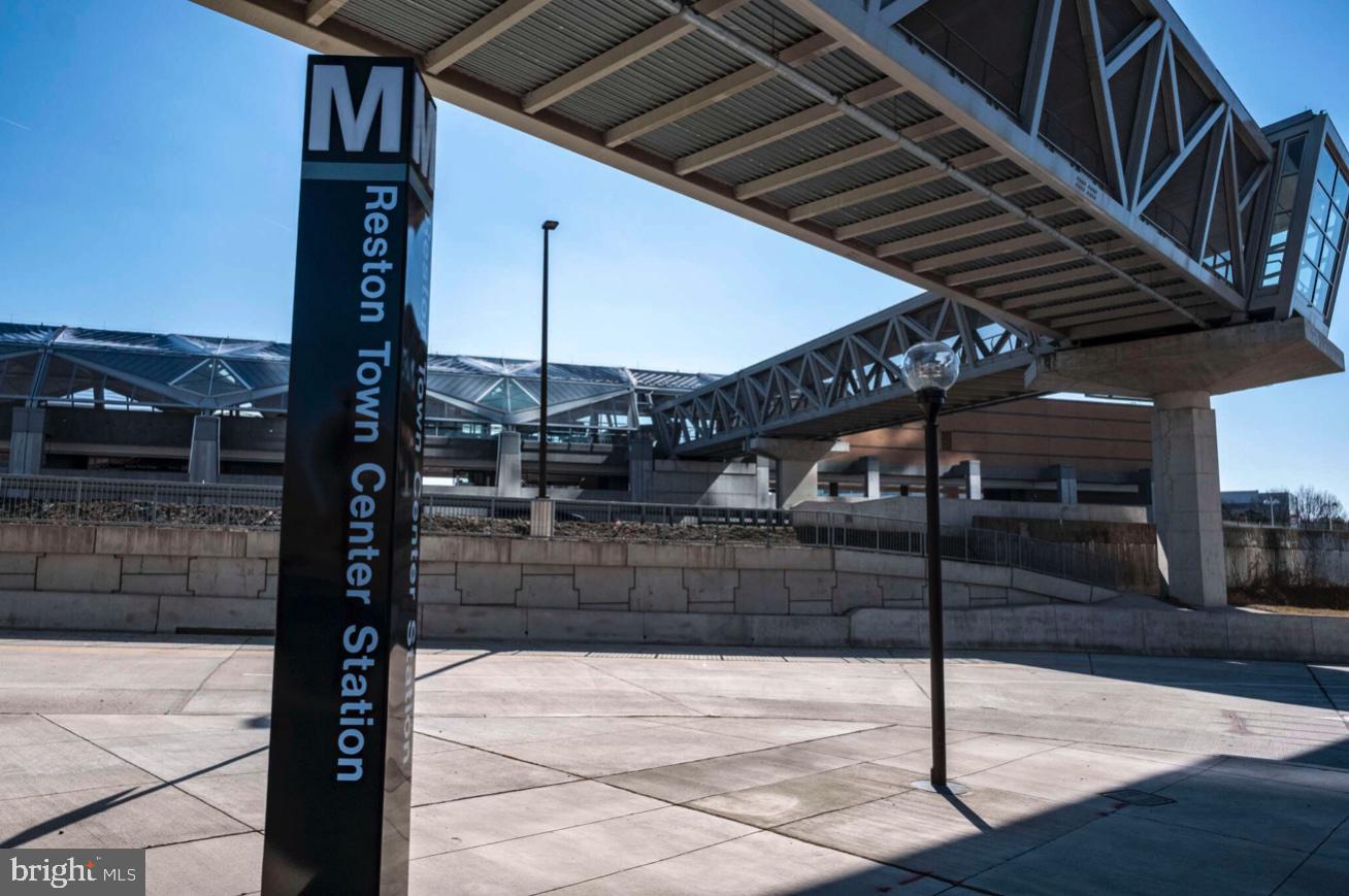 SAVOY AT RESTON TOWN CENTER - Residential