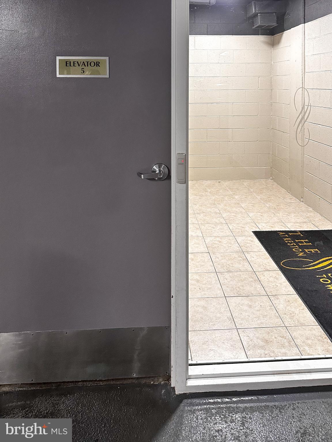 SAVOY AT RESTON TOWN CENTER - Residential